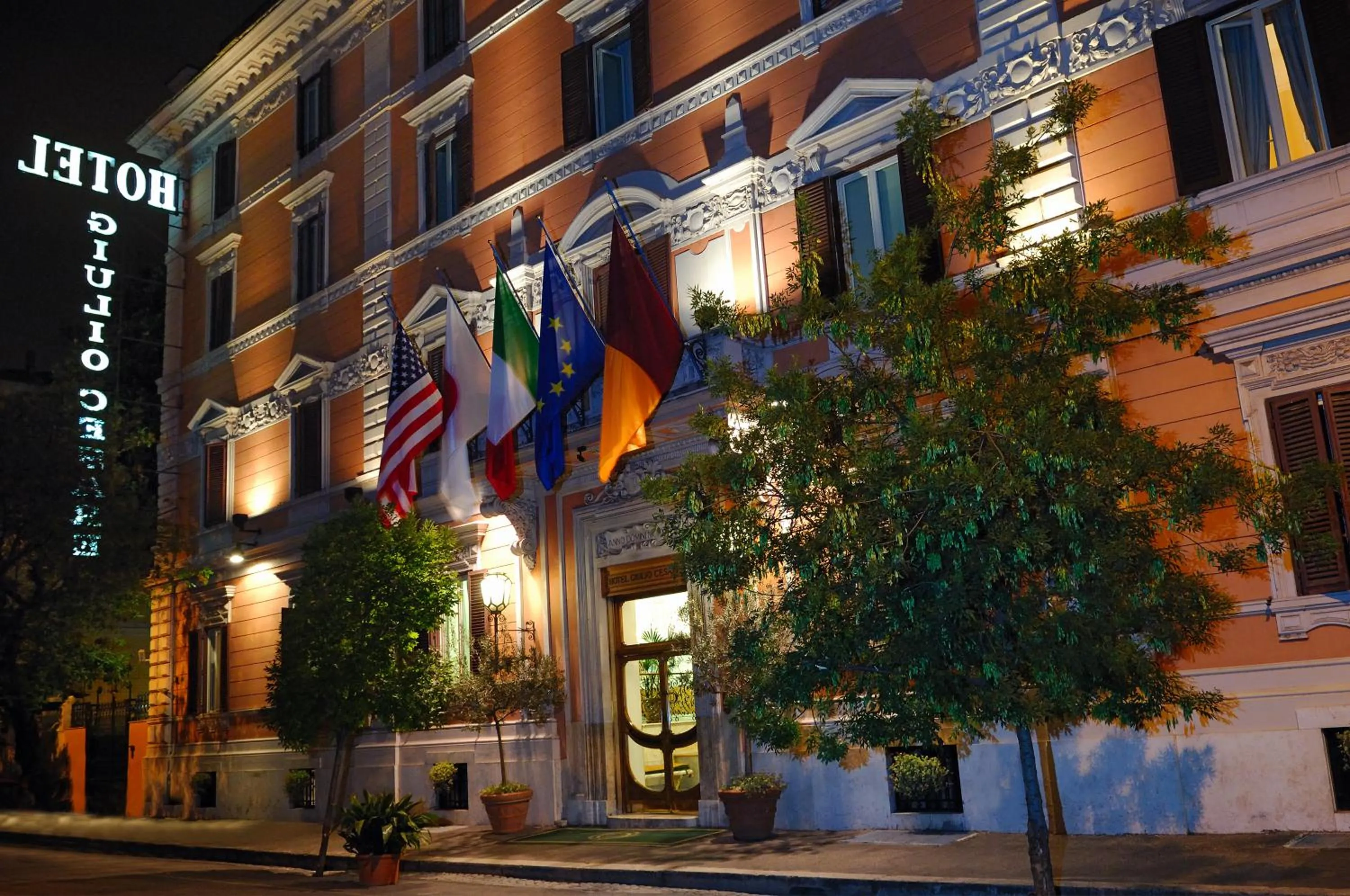 Facade/entrance in Hotel Giulio Cesare