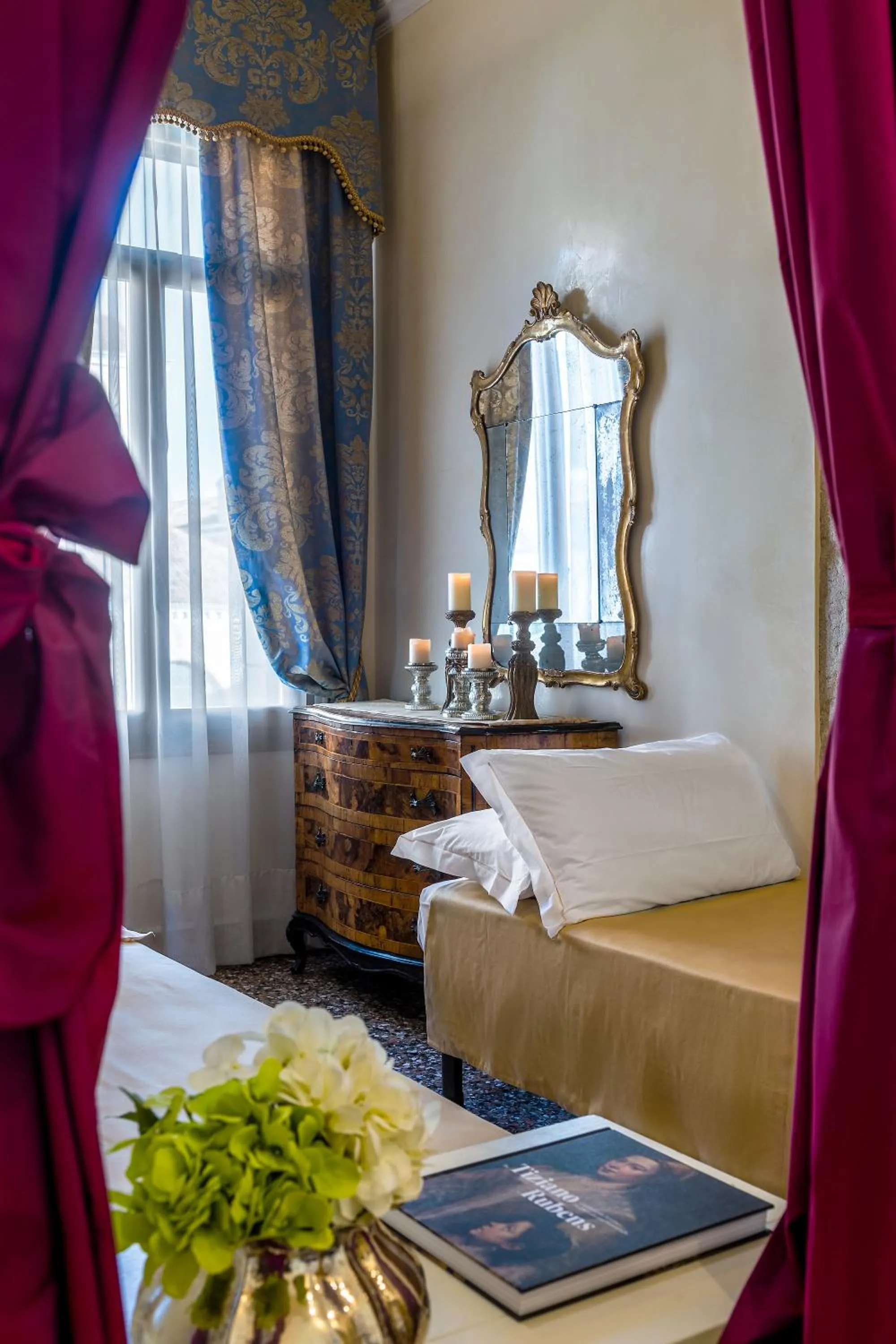 Bed in Palazzo Odoni