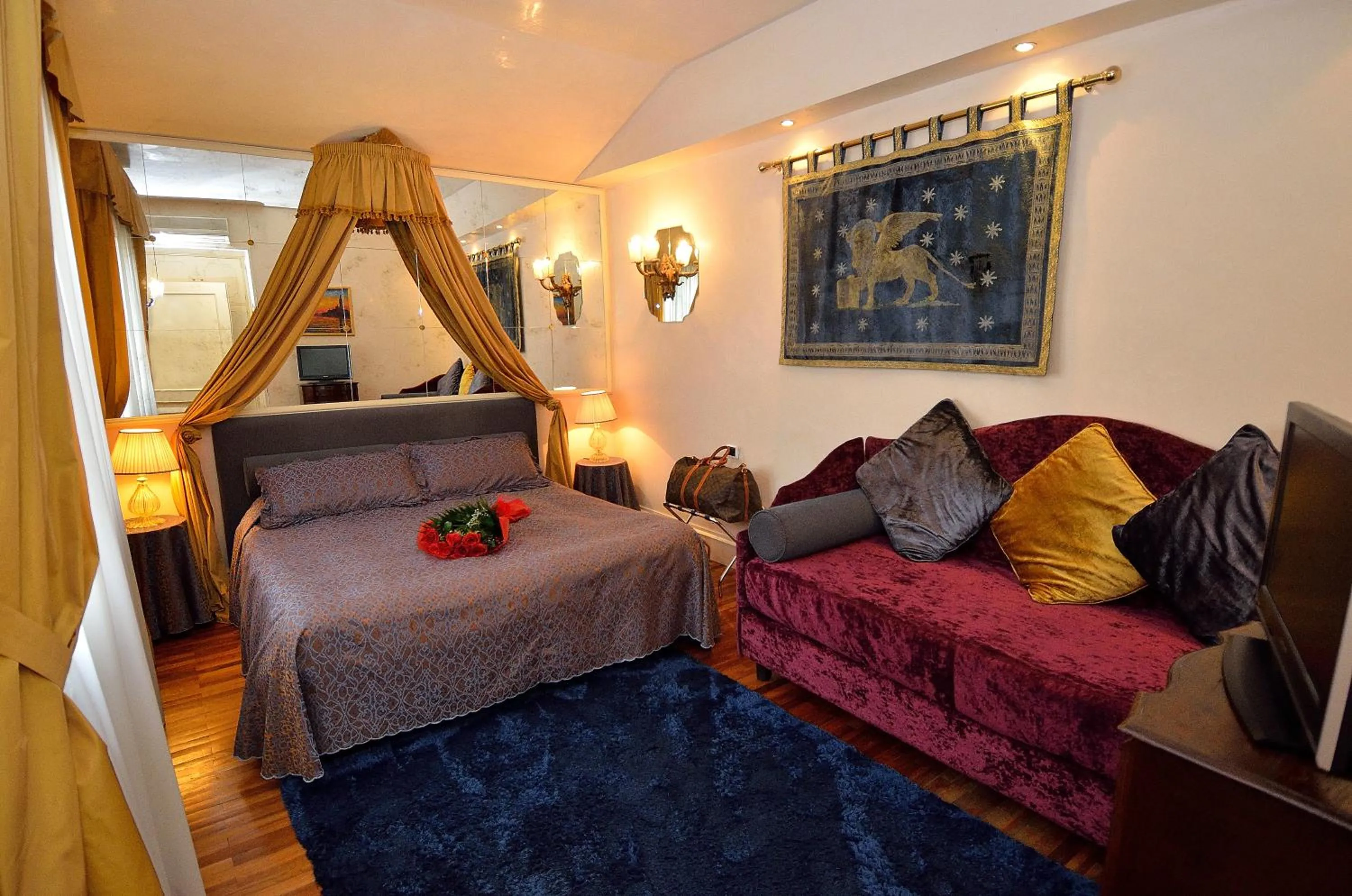 Bedroom, Bed in Palazzo Odoni