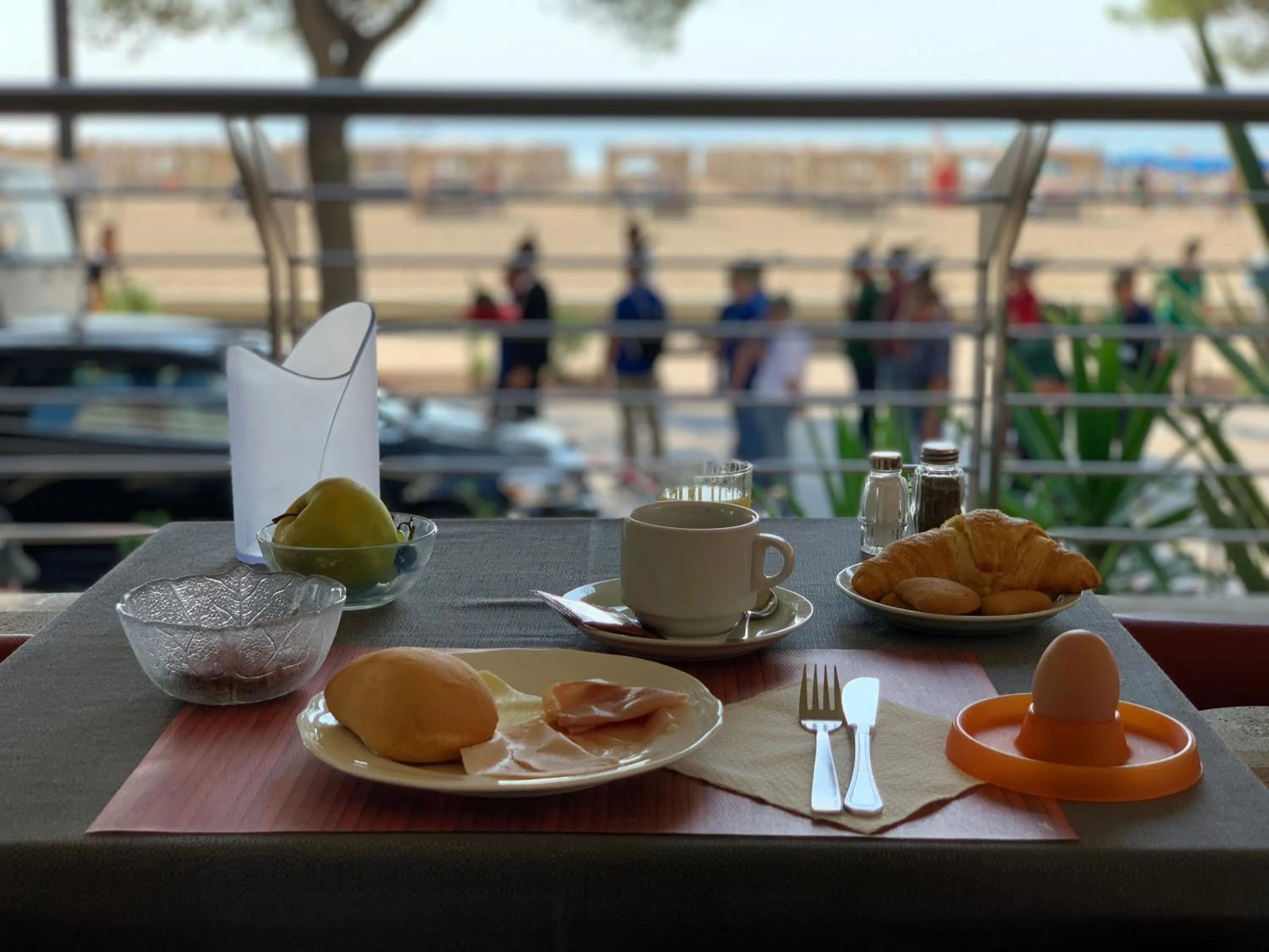 Buffet breakfast in Hotel Ambra