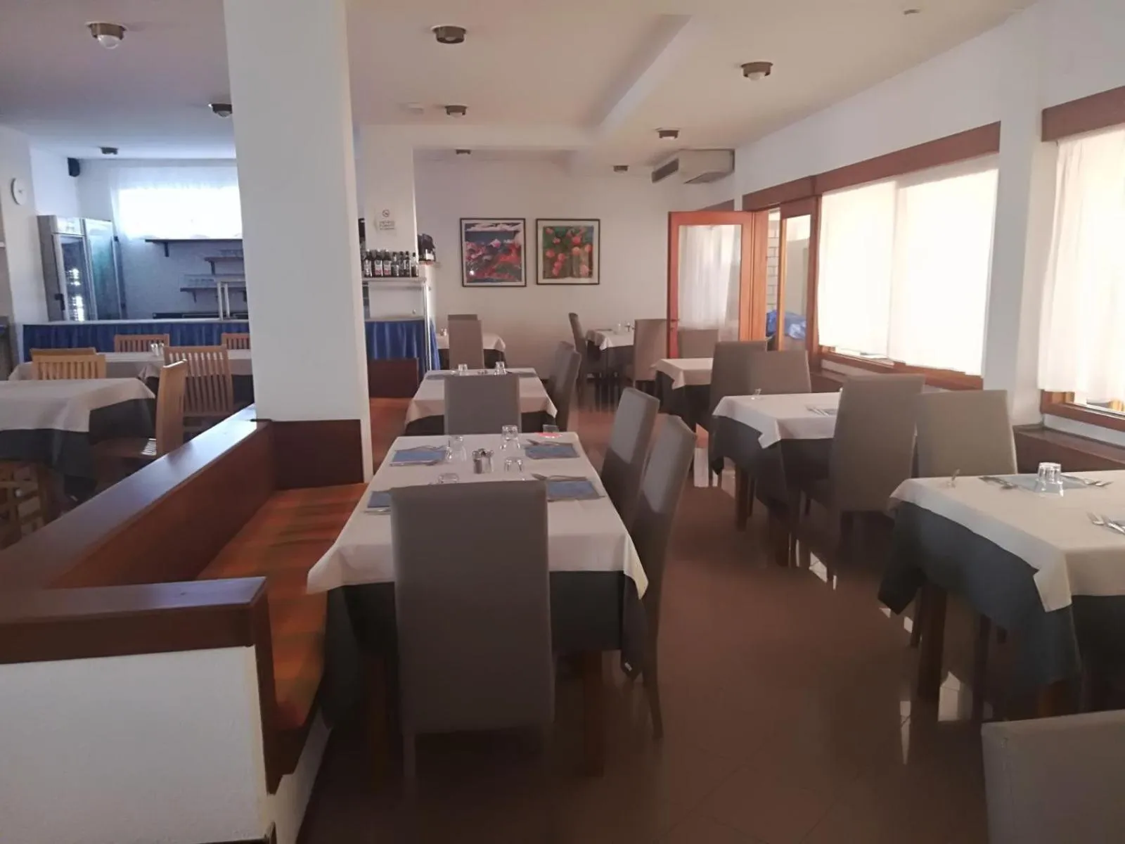 Restaurant/places to eat in Hotel Ambra
