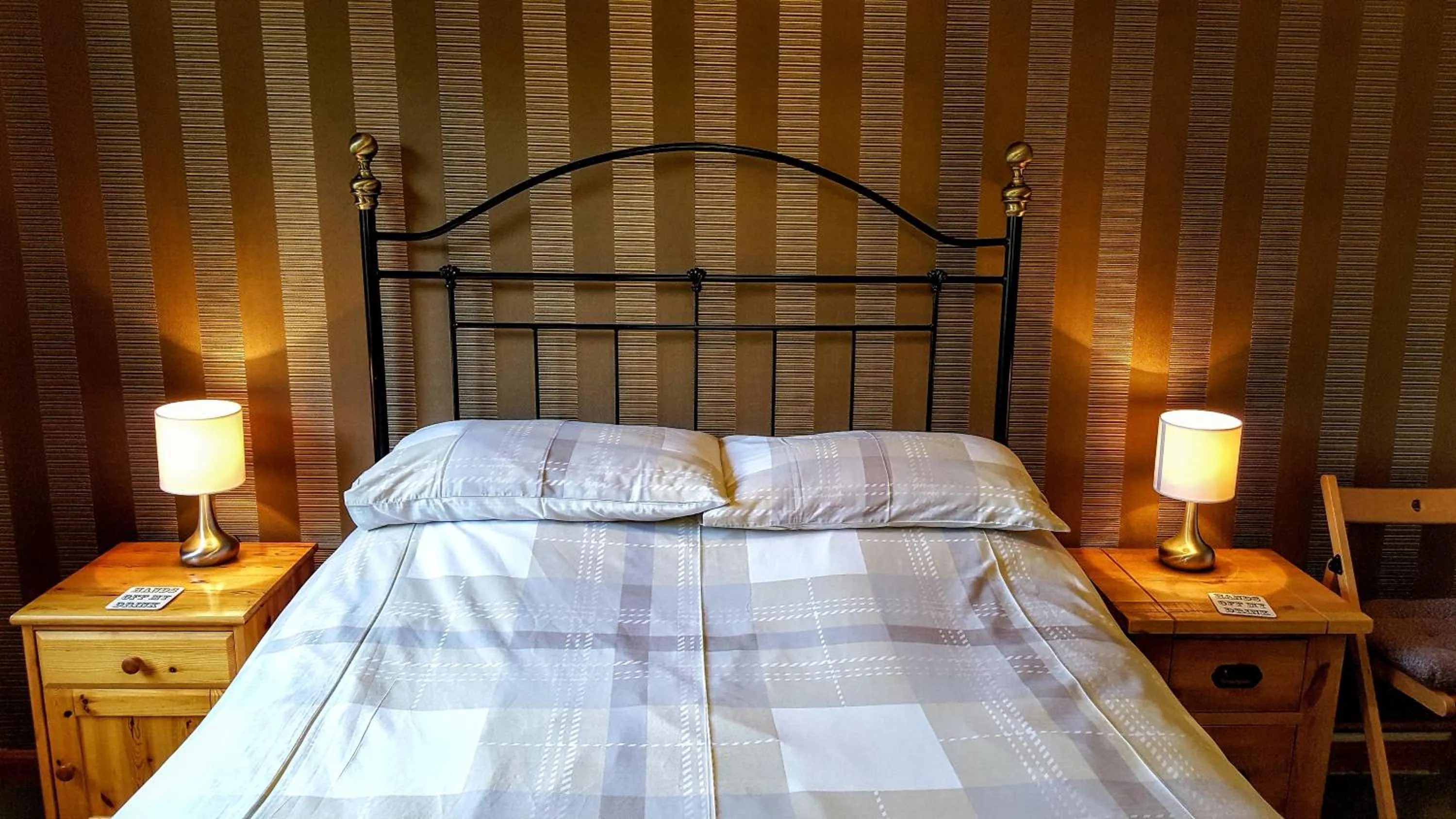 Bedroom, Bed in Torcroft Lodges