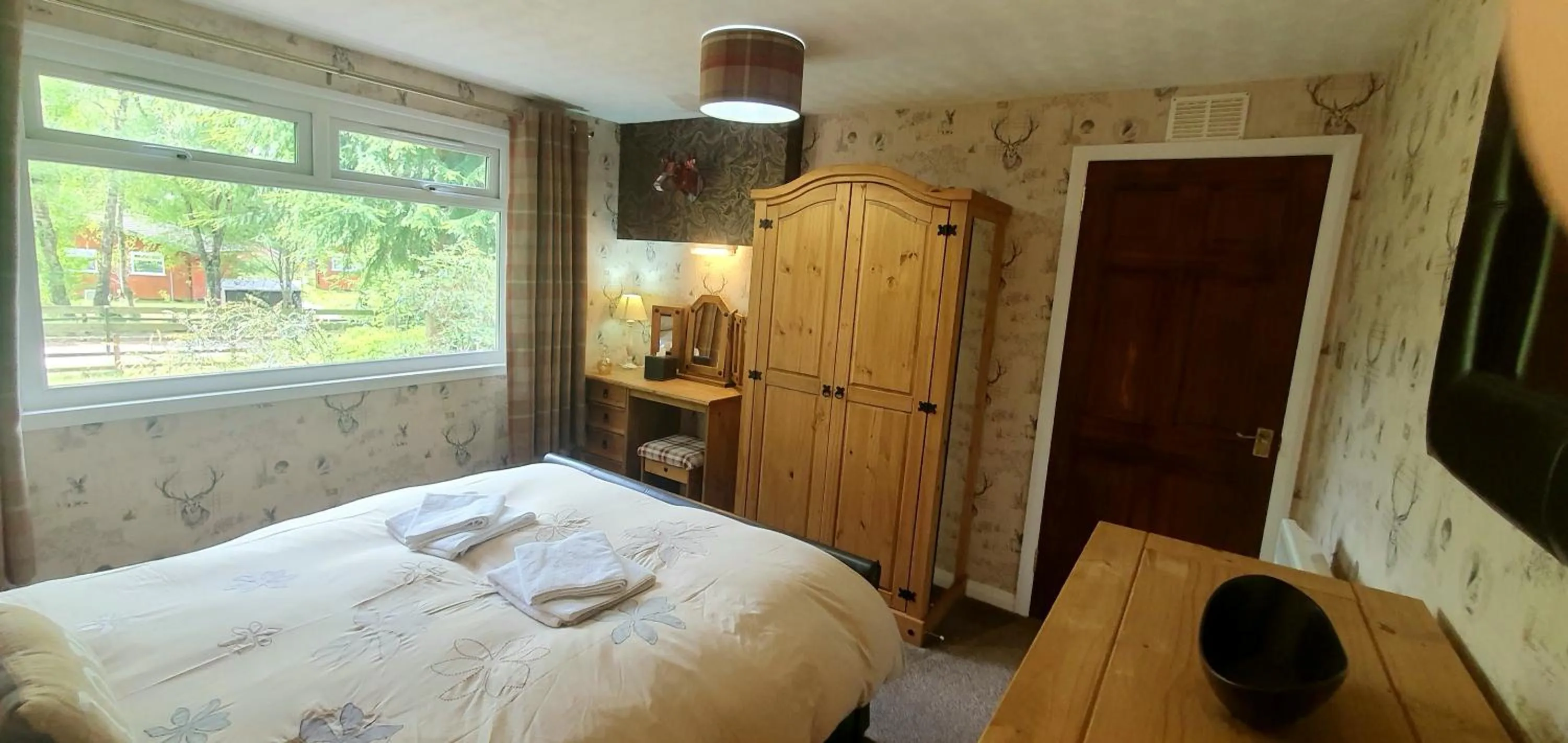Bedroom, Bed in Torcroft Lodges