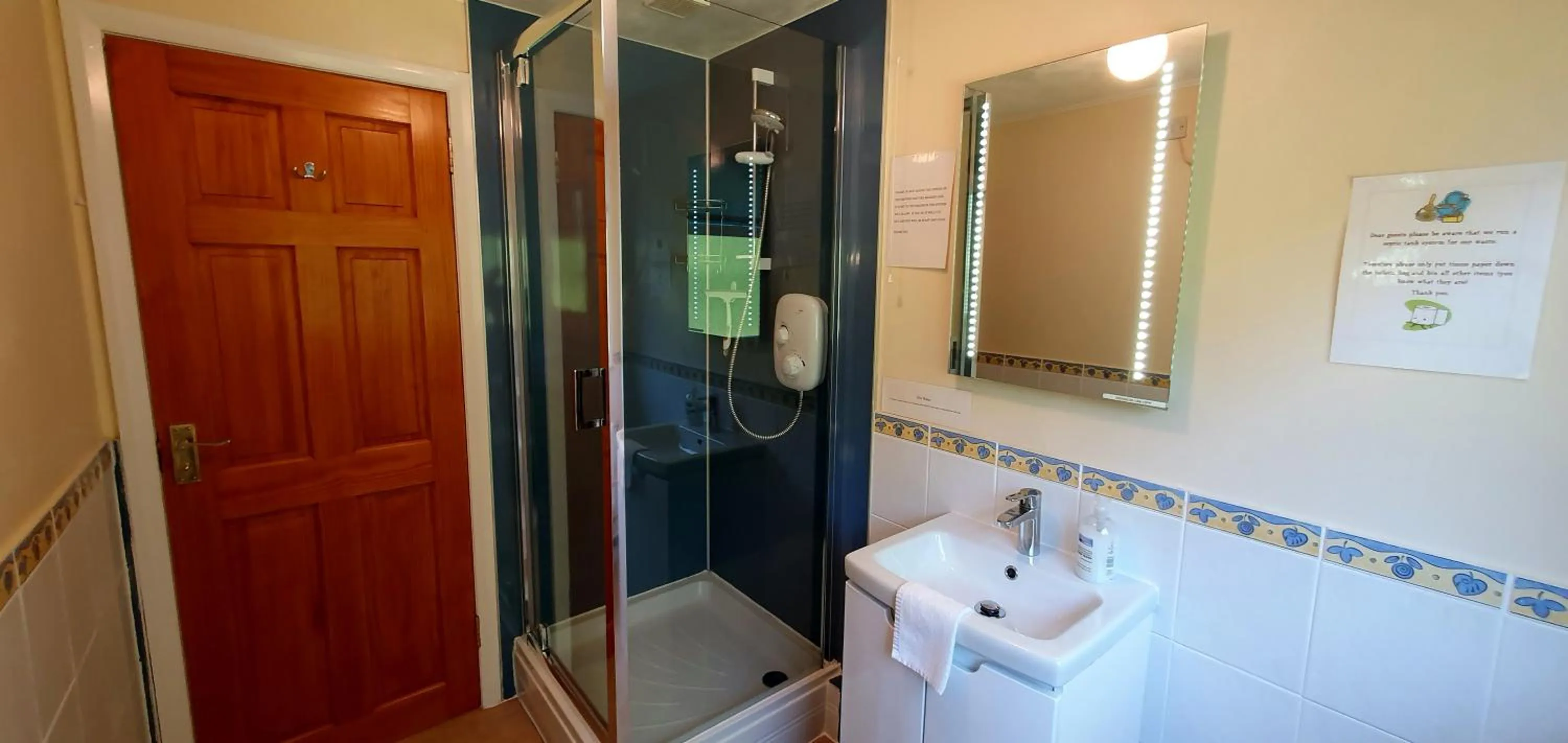 Bathroom in Torcroft Lodges
