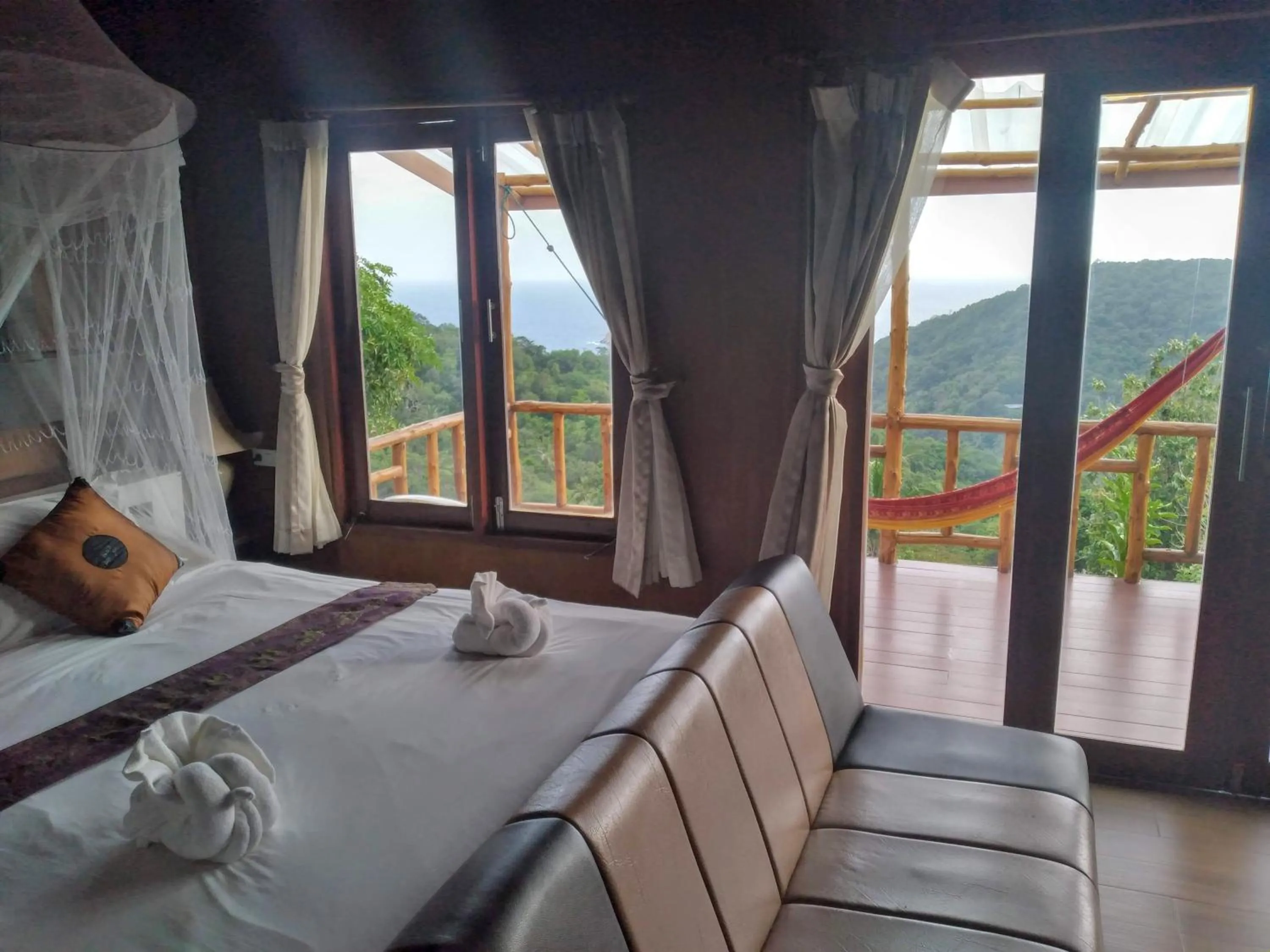 Balcony/Terrace, Bed in Tree House Bungalows Koh Tao