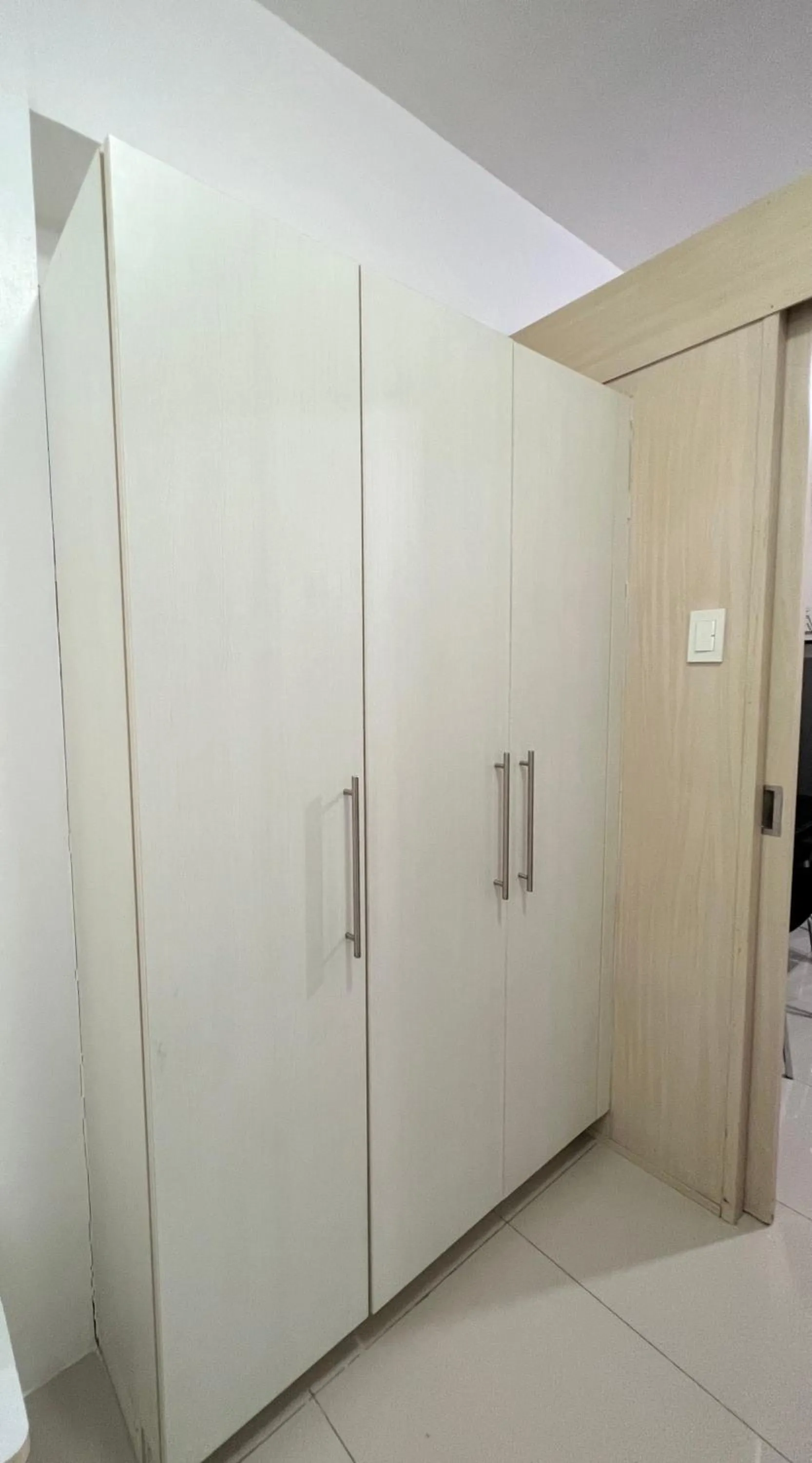 Sea Residences Mall of Asia by Jermel