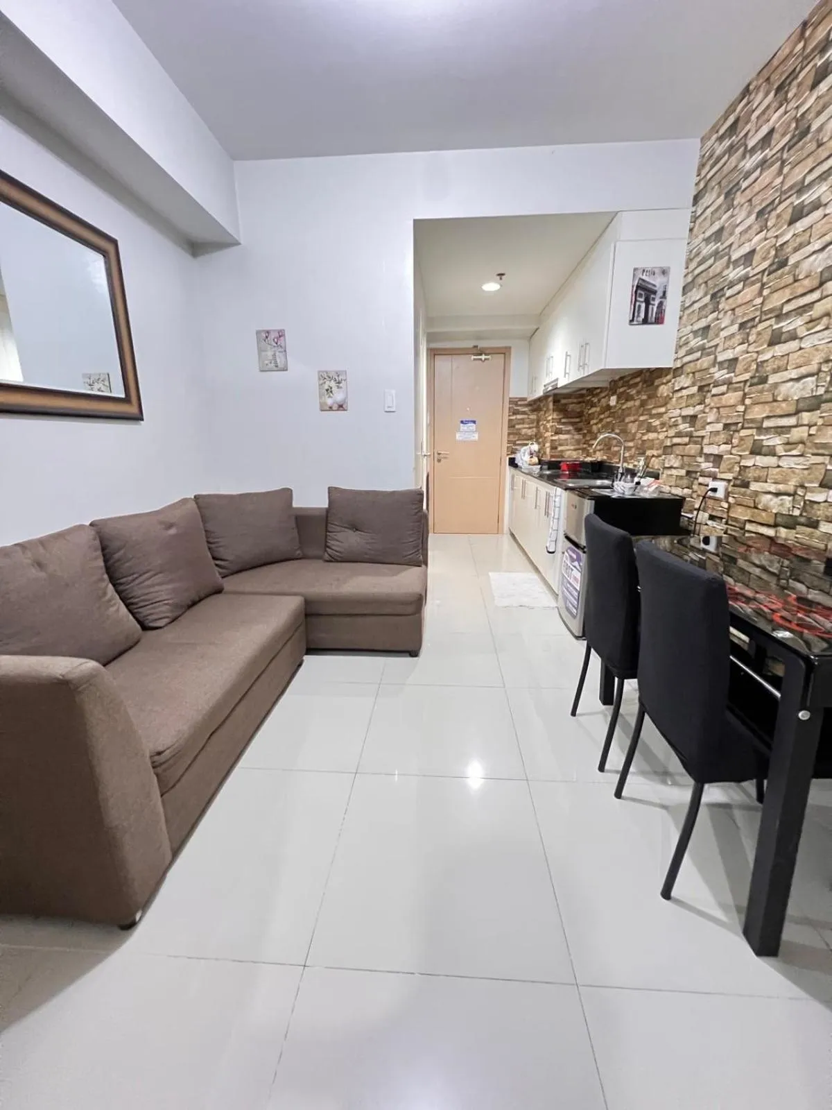 Sea Residences Mall of Asia by Jermel