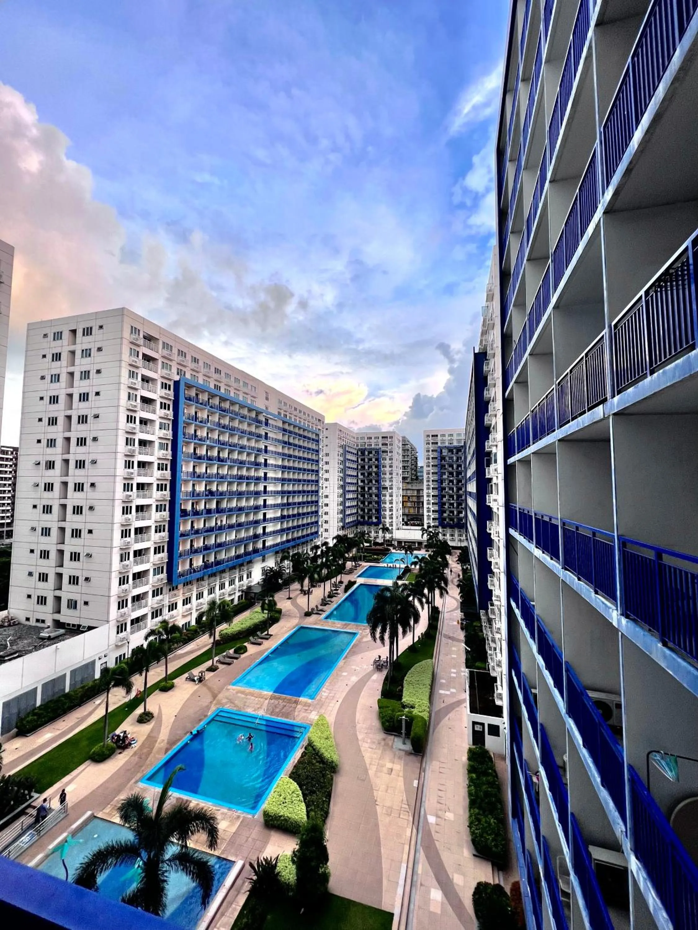 Sea Residences Mall of Asia by Jermel