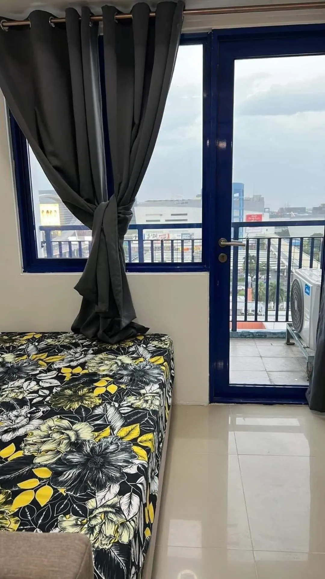 Sea Residences Mall of Asia by Jermel