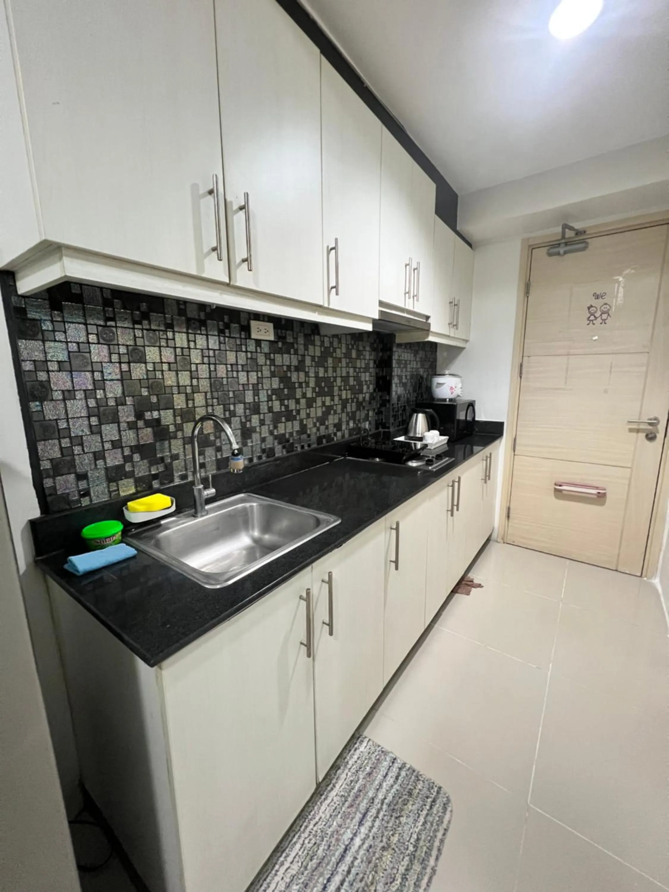 Sea Residences Mall of Asia by Jermel