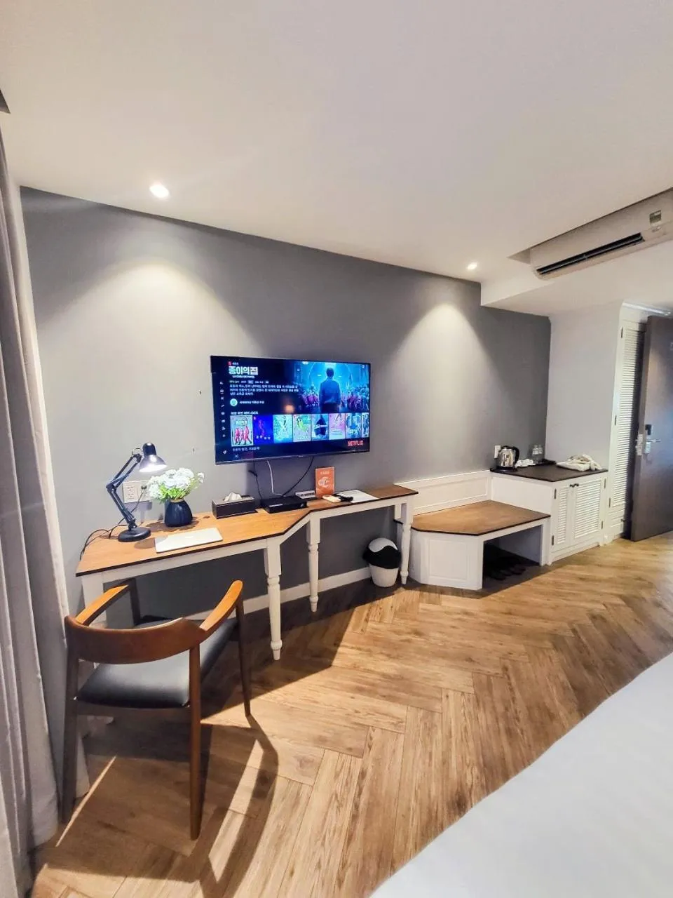 TV and multimedia in Thao Trang Laluxe Hotel Phu My Hung