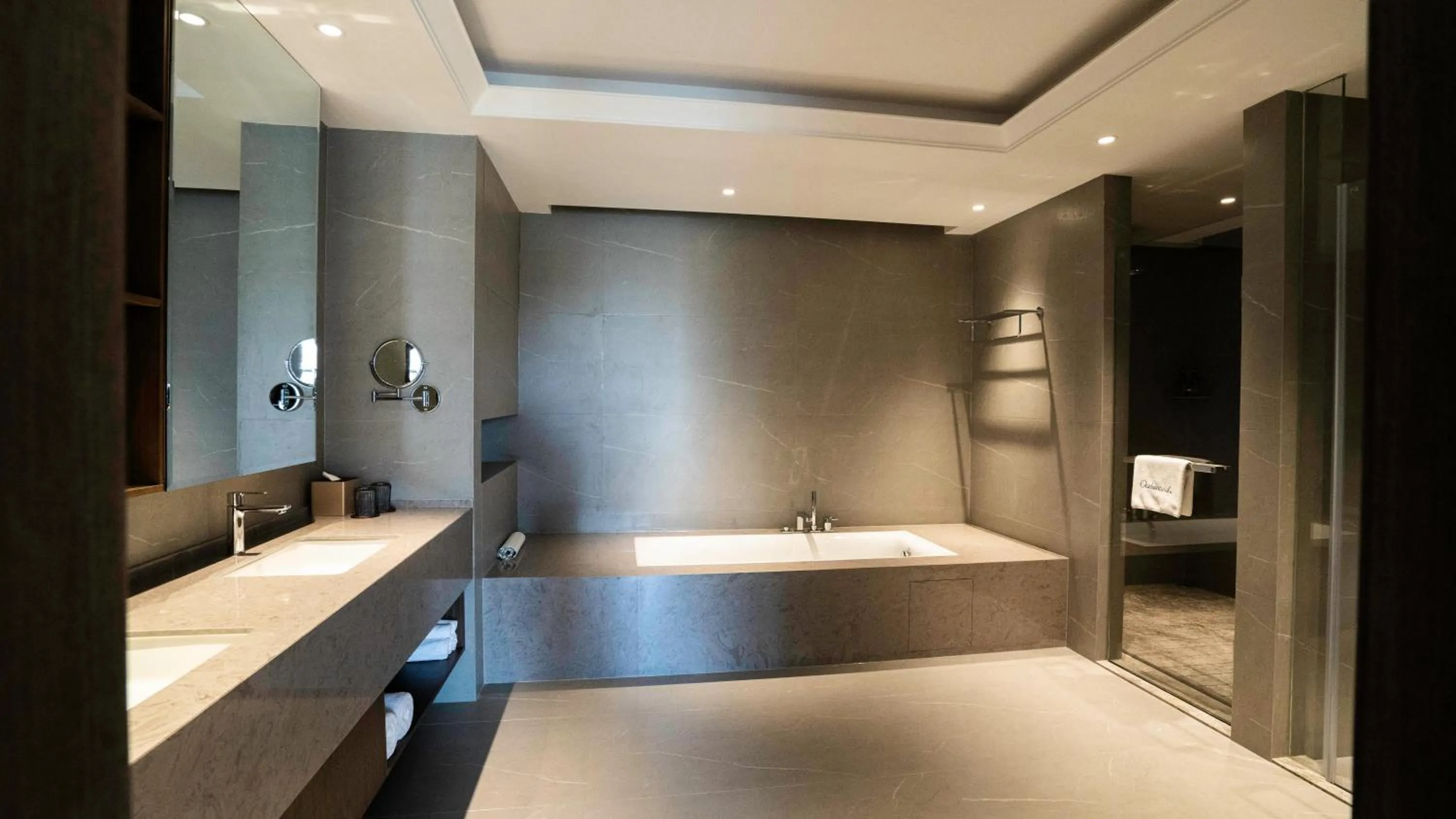 Bathroom, Bed in Oakwood Premier Phnom Penh