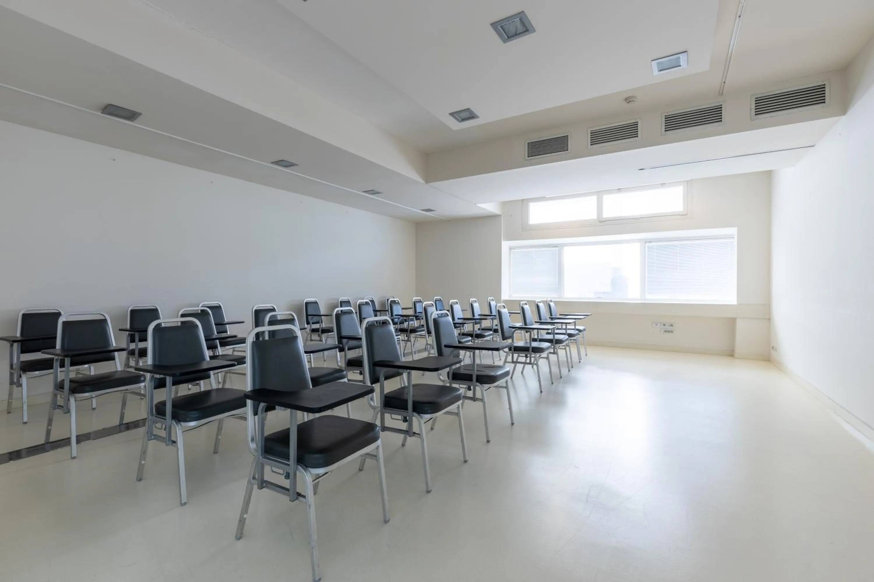 Meeting/conference room in Wall Art Hotel & Residence