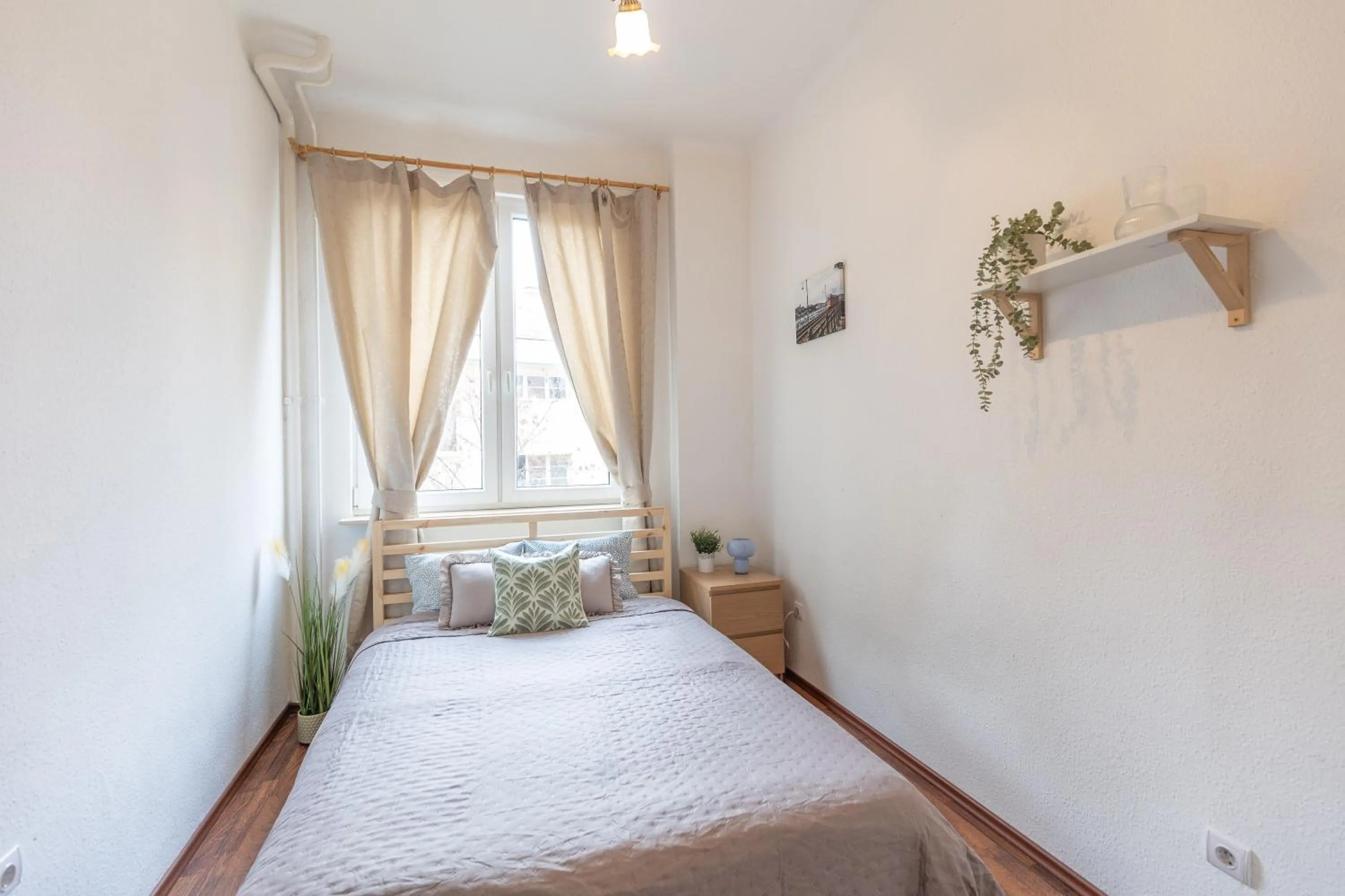 Riverside Balcony Apartment with view to Danube