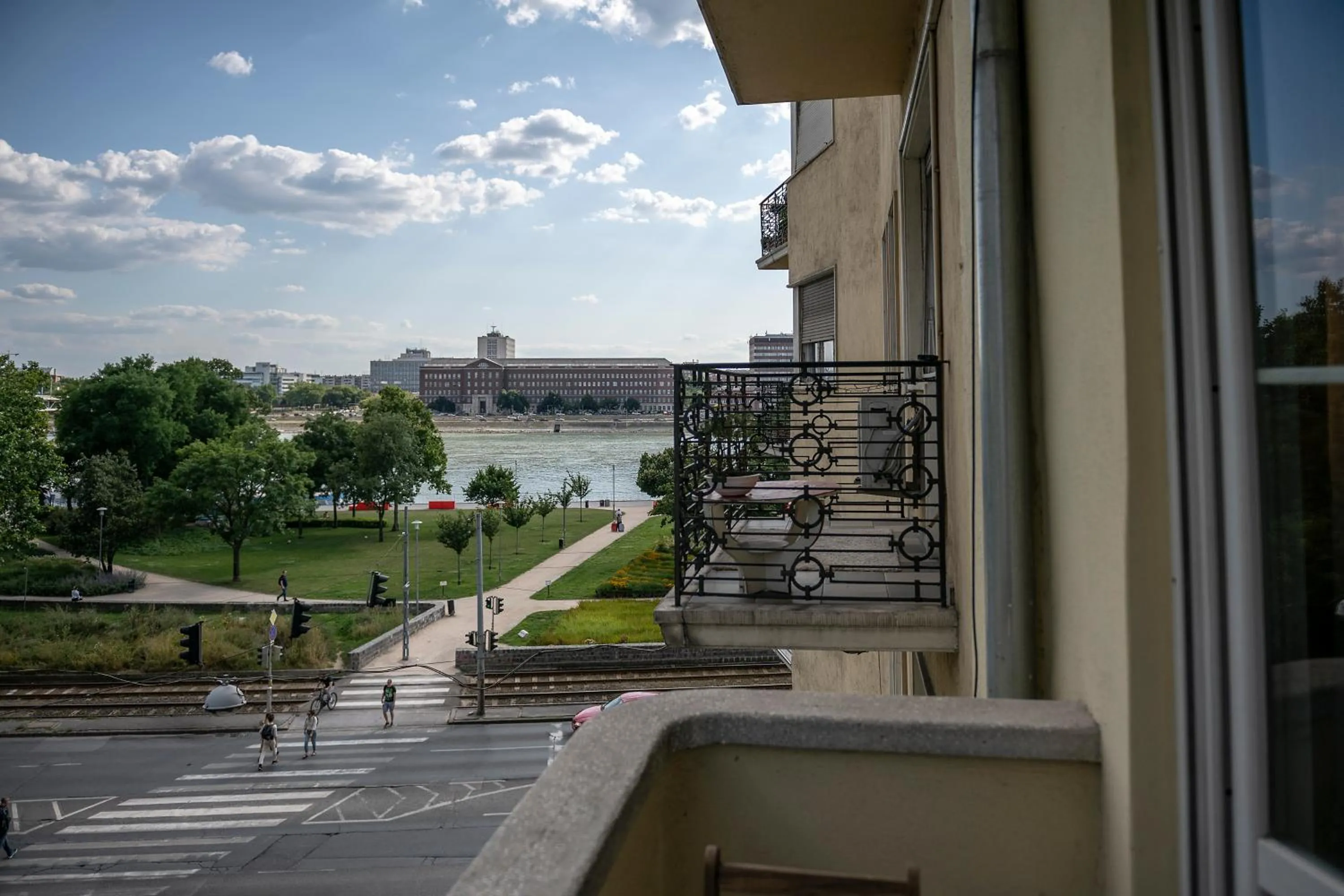 Riverside Balcony Apartment with view to Danube