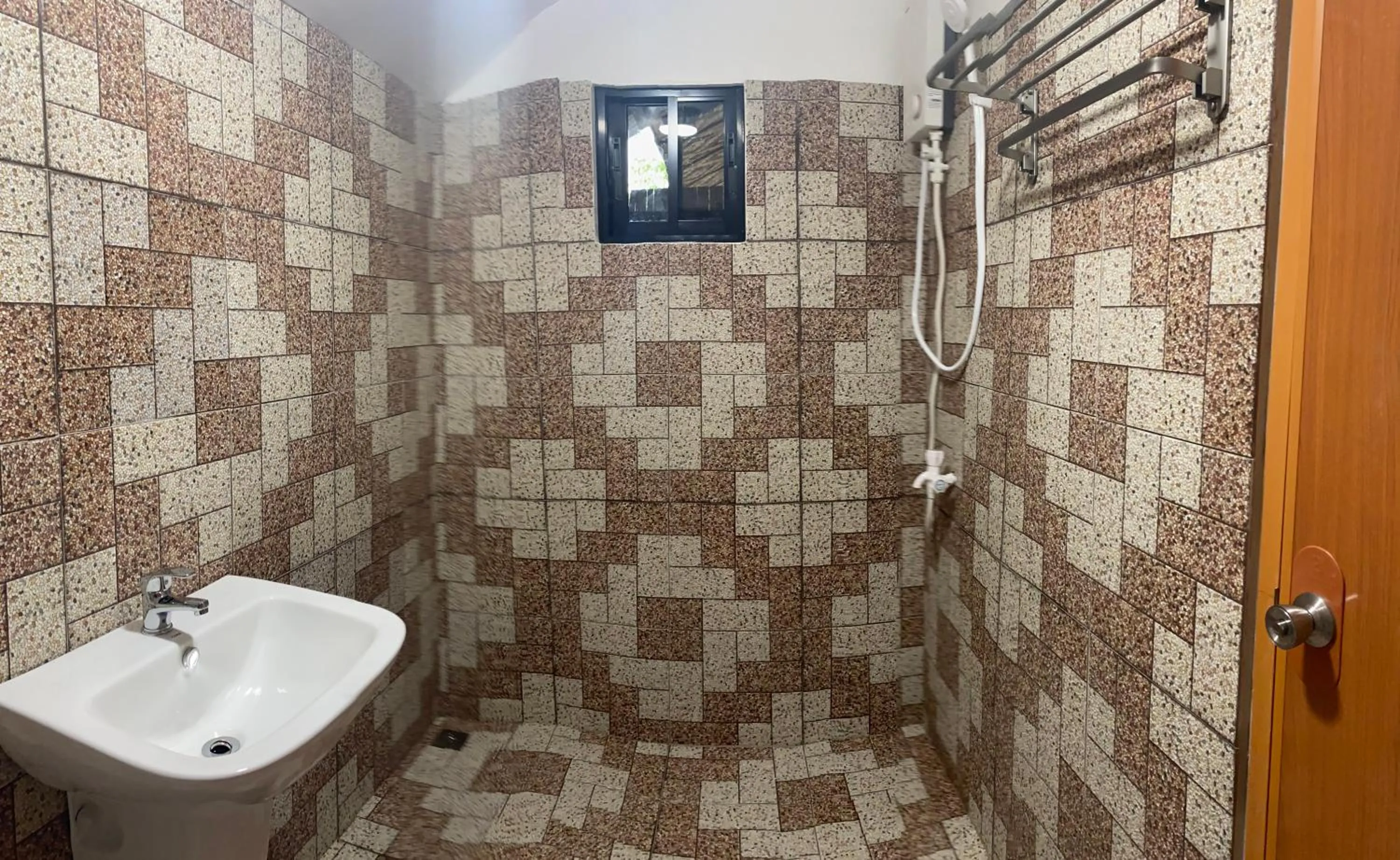 Shower in A&C Aquino Guesthouse