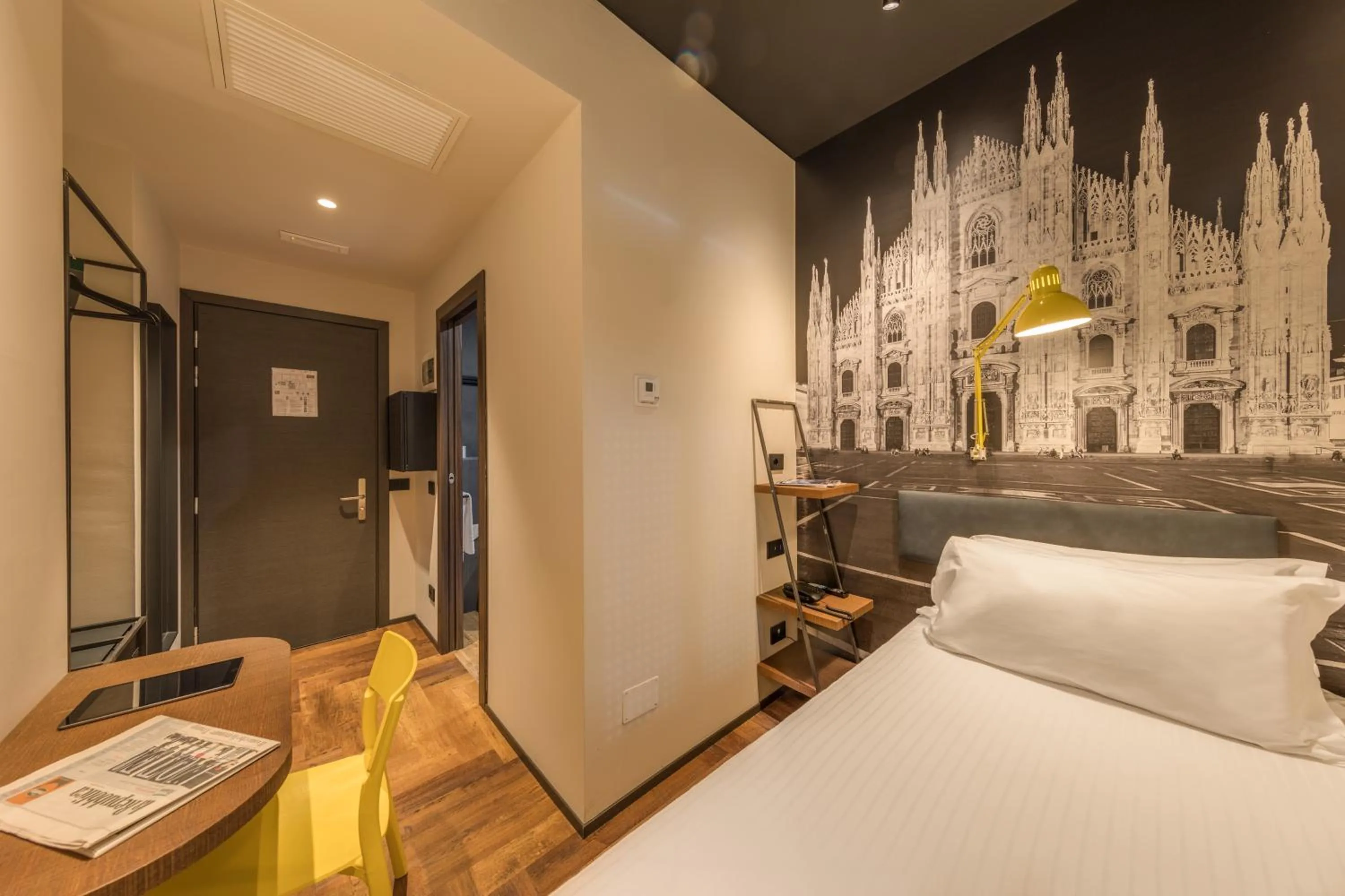 Photo of the whole room, Bed in Hotel Roxy