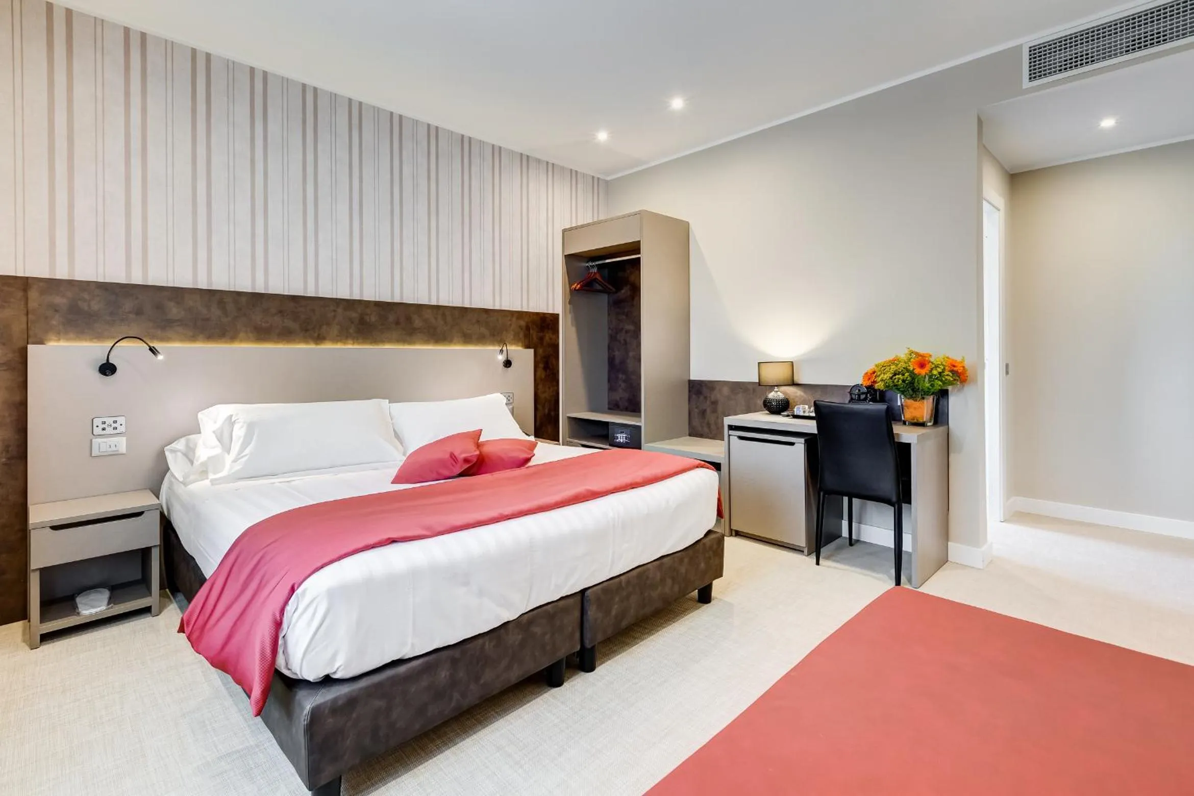 Bed in Eurogarden Hotel