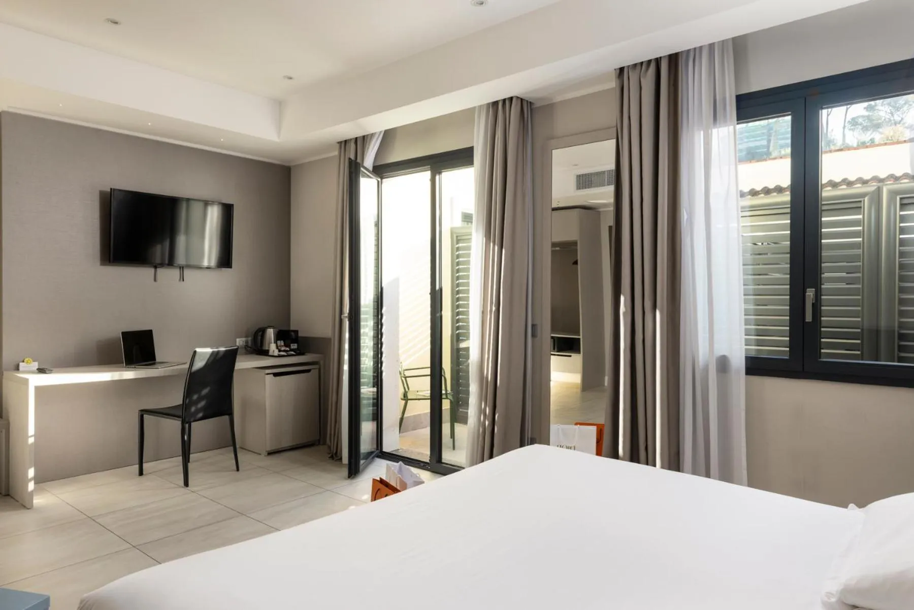 Photo of the whole room, Bed in Eurogarden Hotel