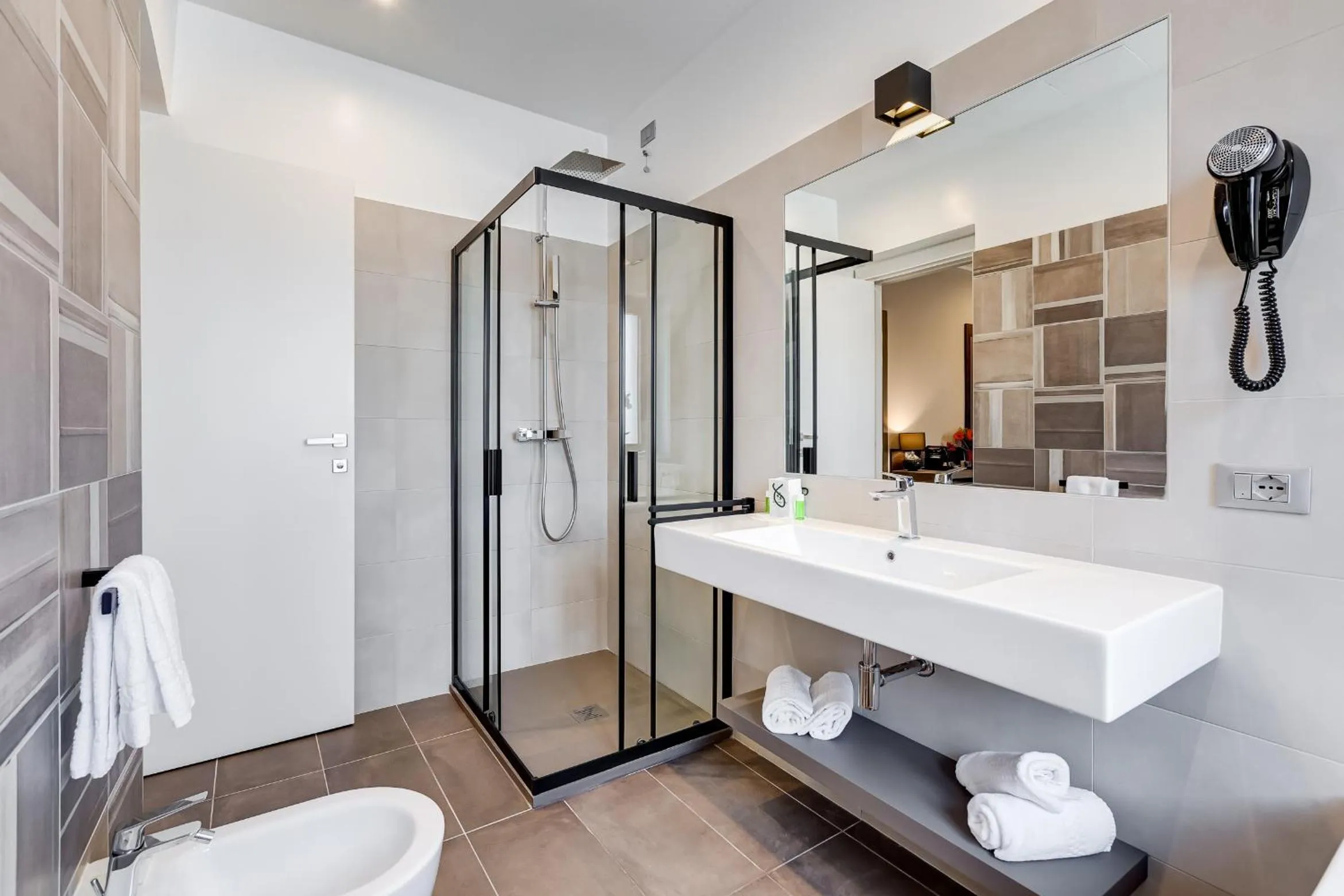 Bathroom in Eurogarden Hotel