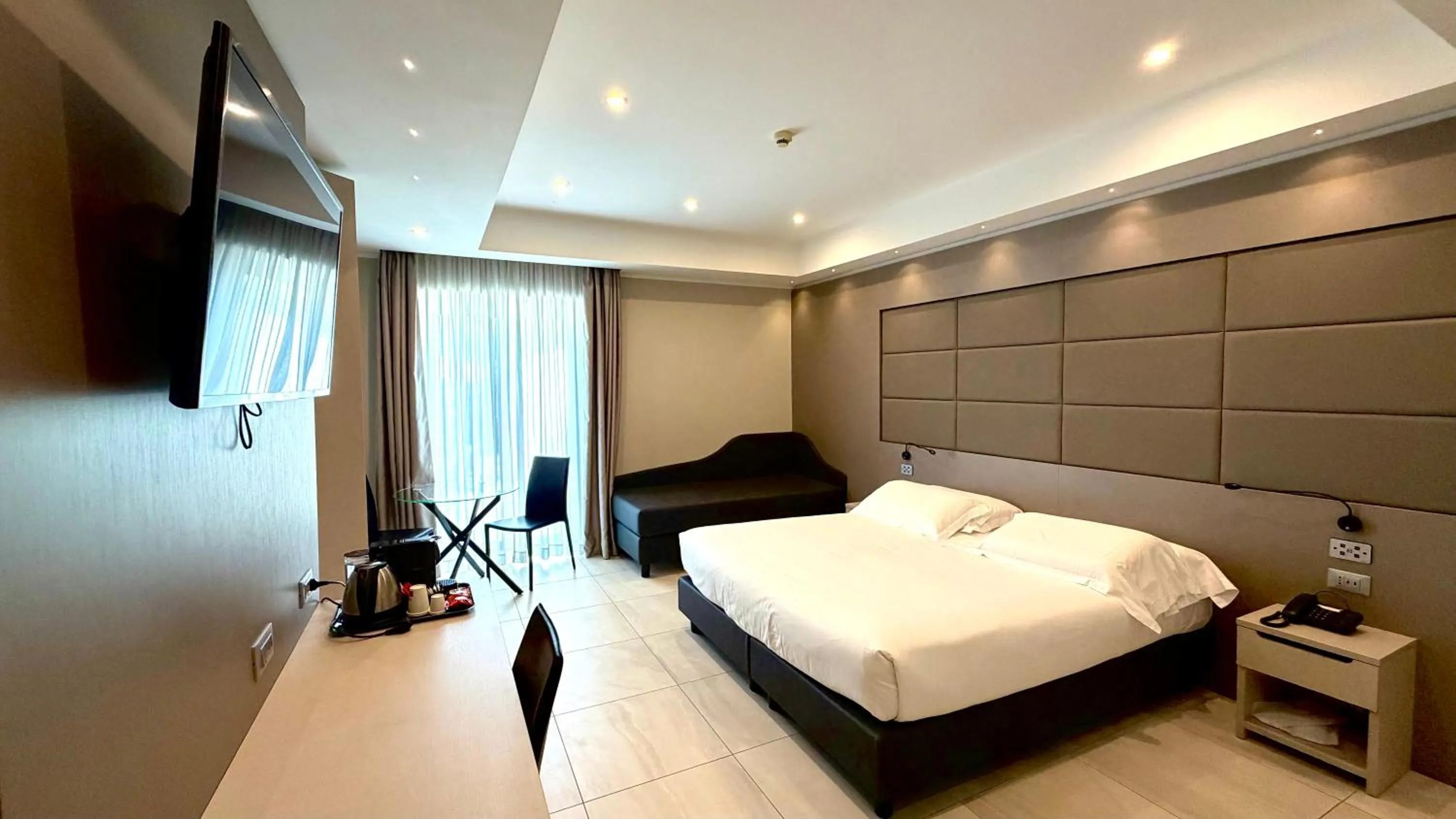 Photo of the whole room, Bed in Eurogarden Hotel