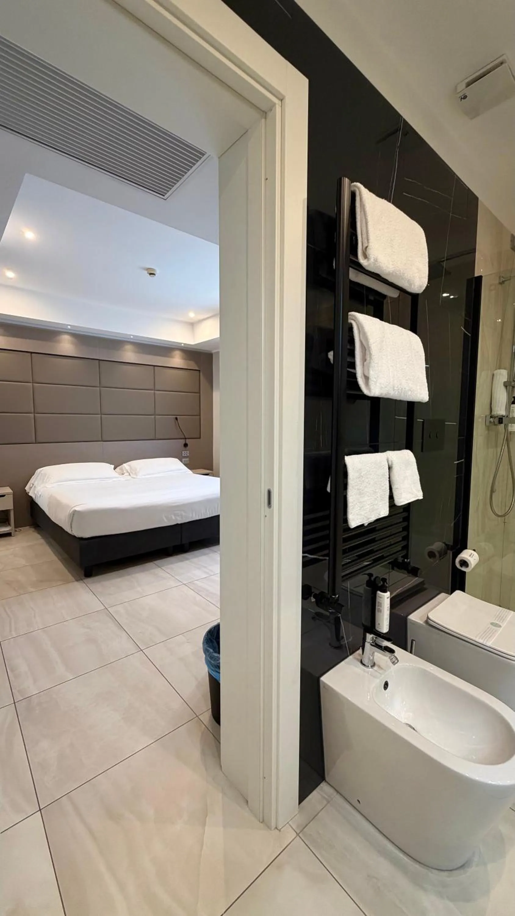 Photo of the whole room in Eurogarden Hotel