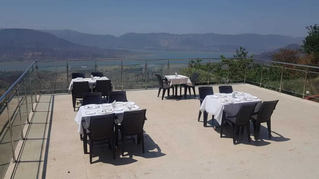 Sharayu Holidays Valley View