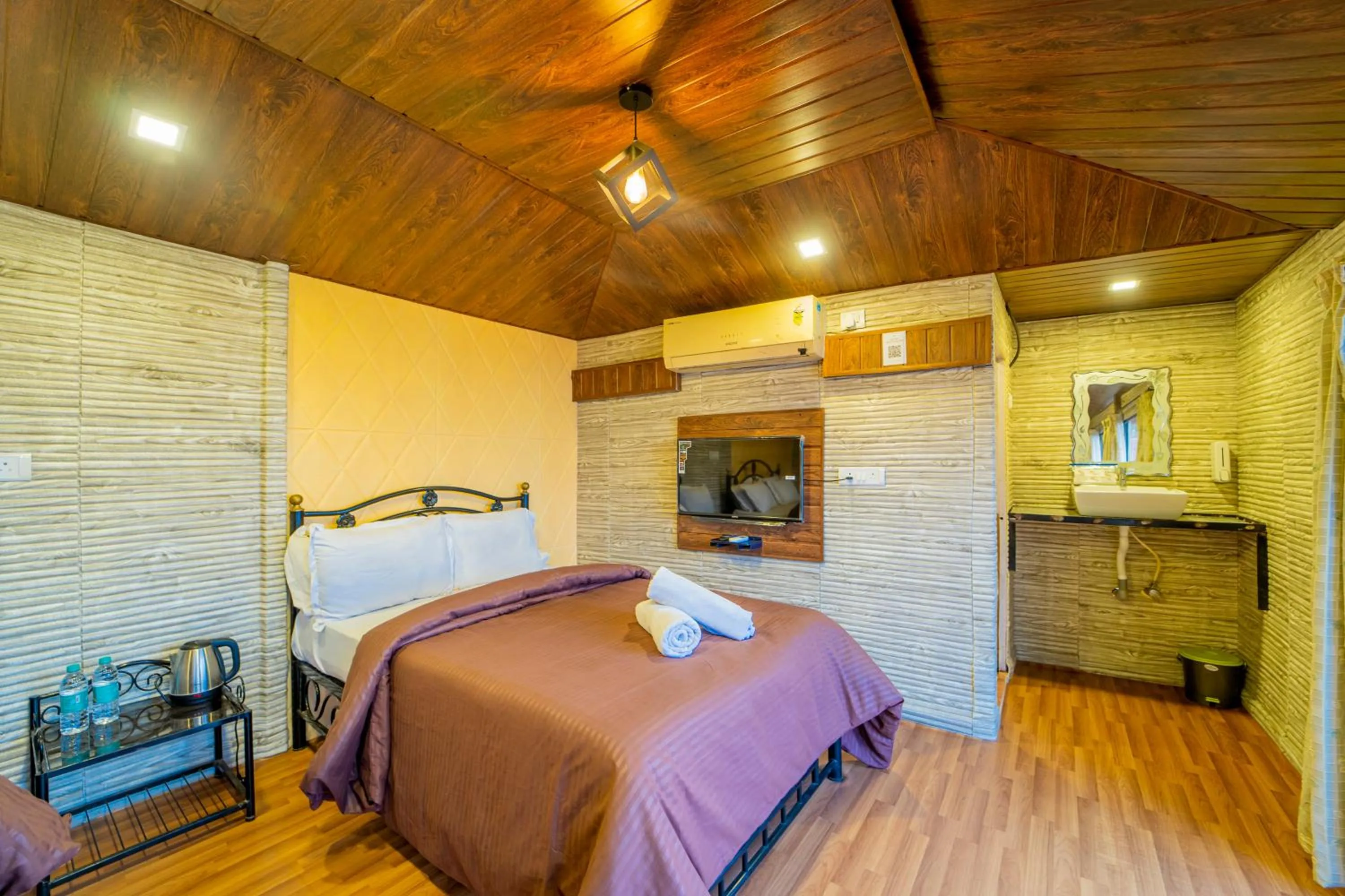 Bed in Sharayu Holidays Valley View