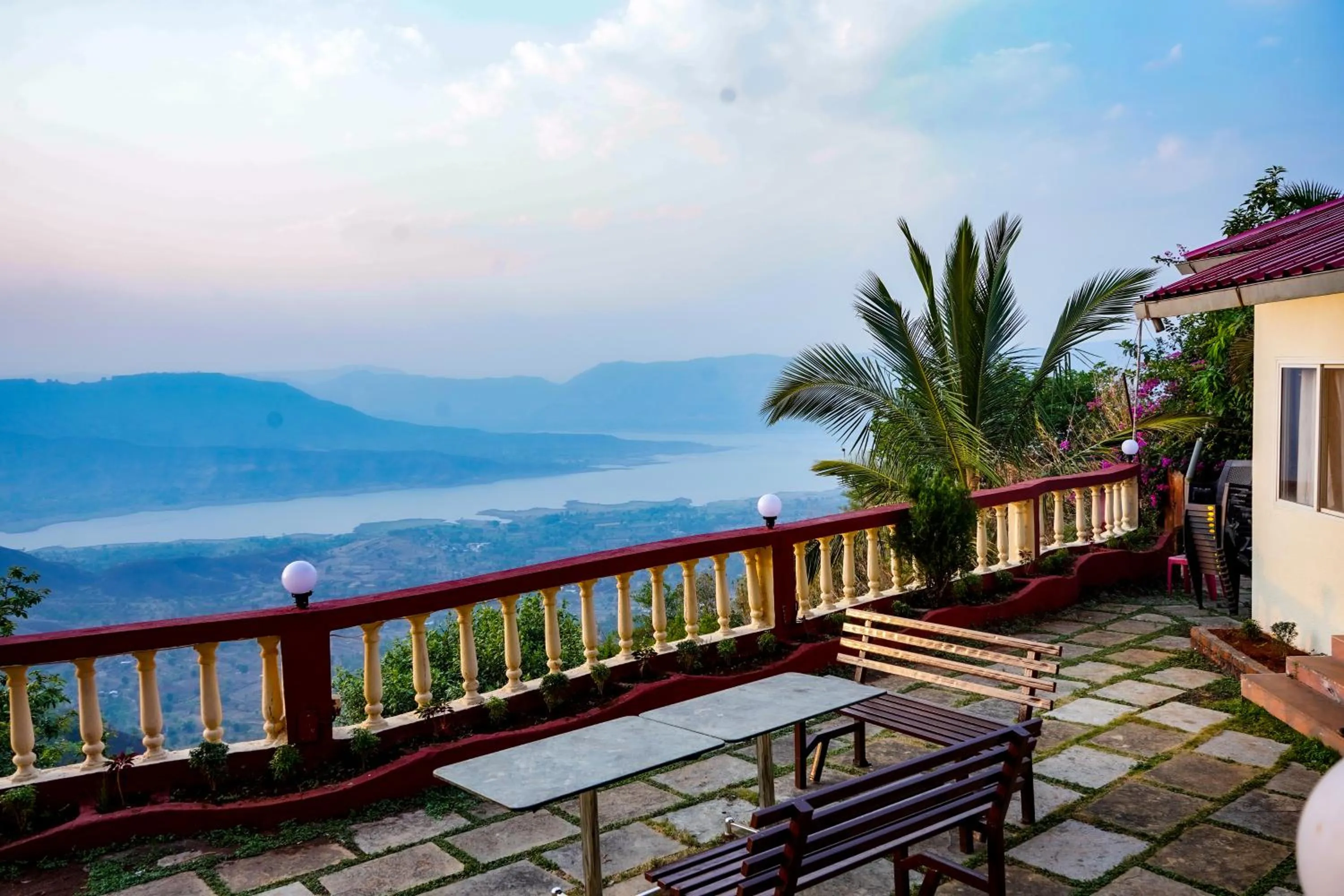 Mountain view in Sharayu Holidays Valley View