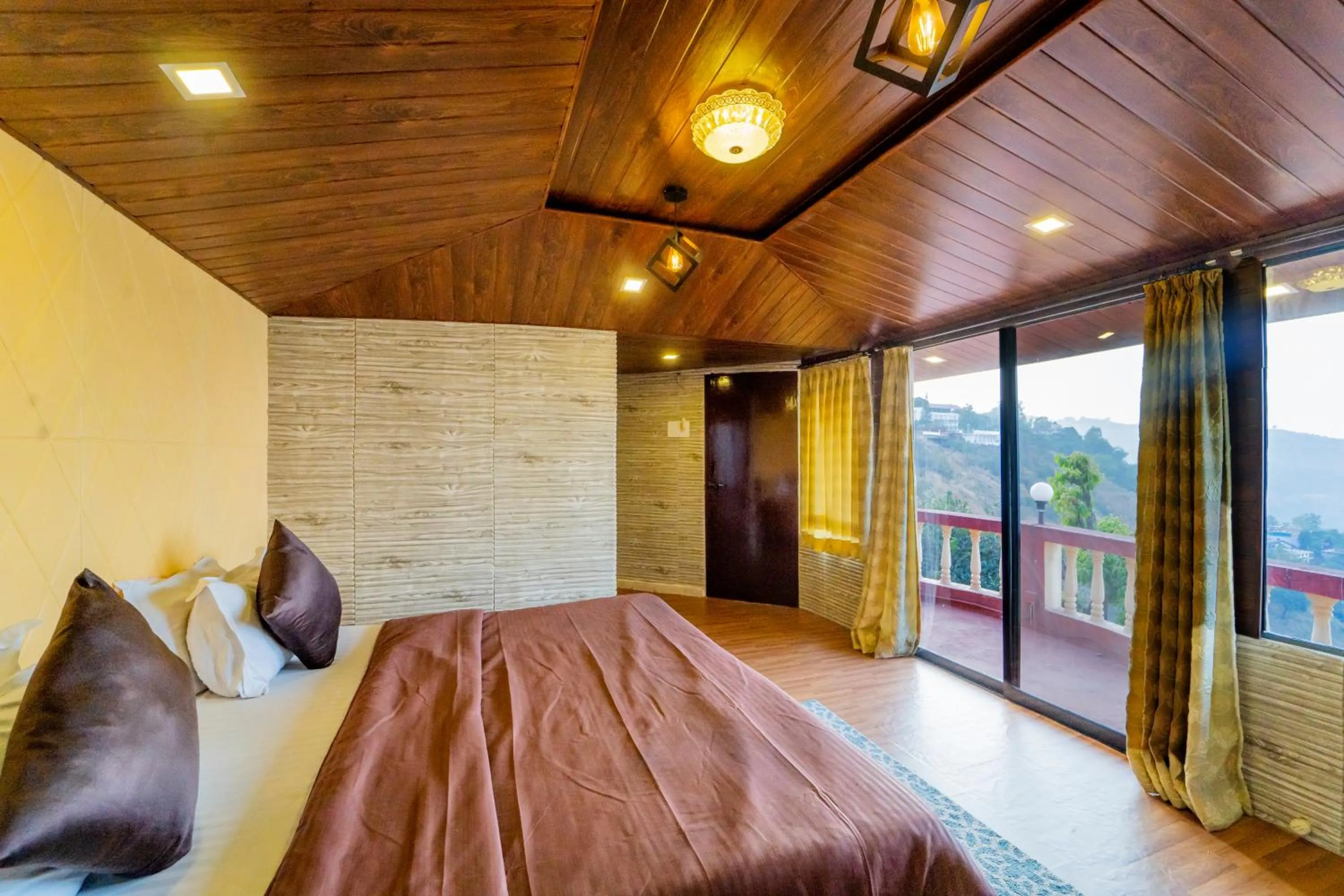 Photo of the whole room, Bed in Sharayu Holidays Valley View