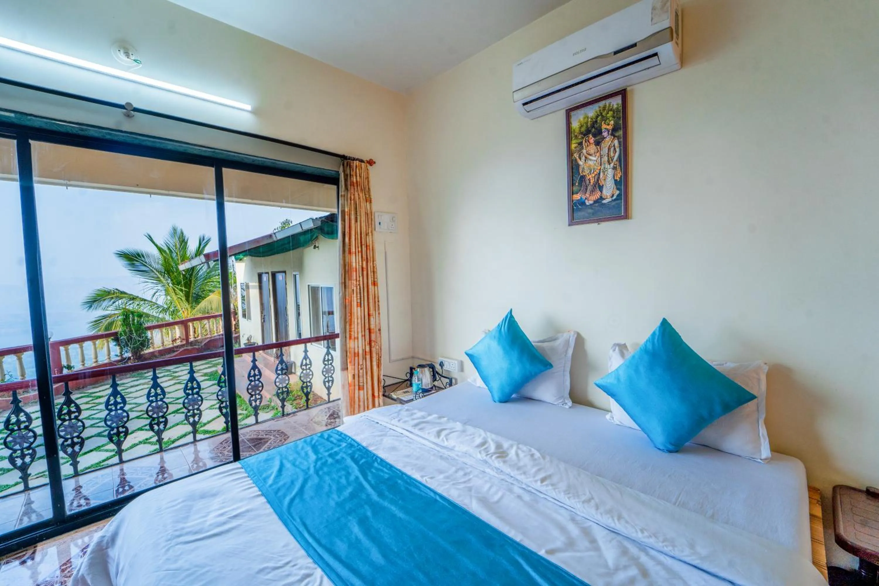 Bedroom, Bed in Sharayu Holidays Valley View