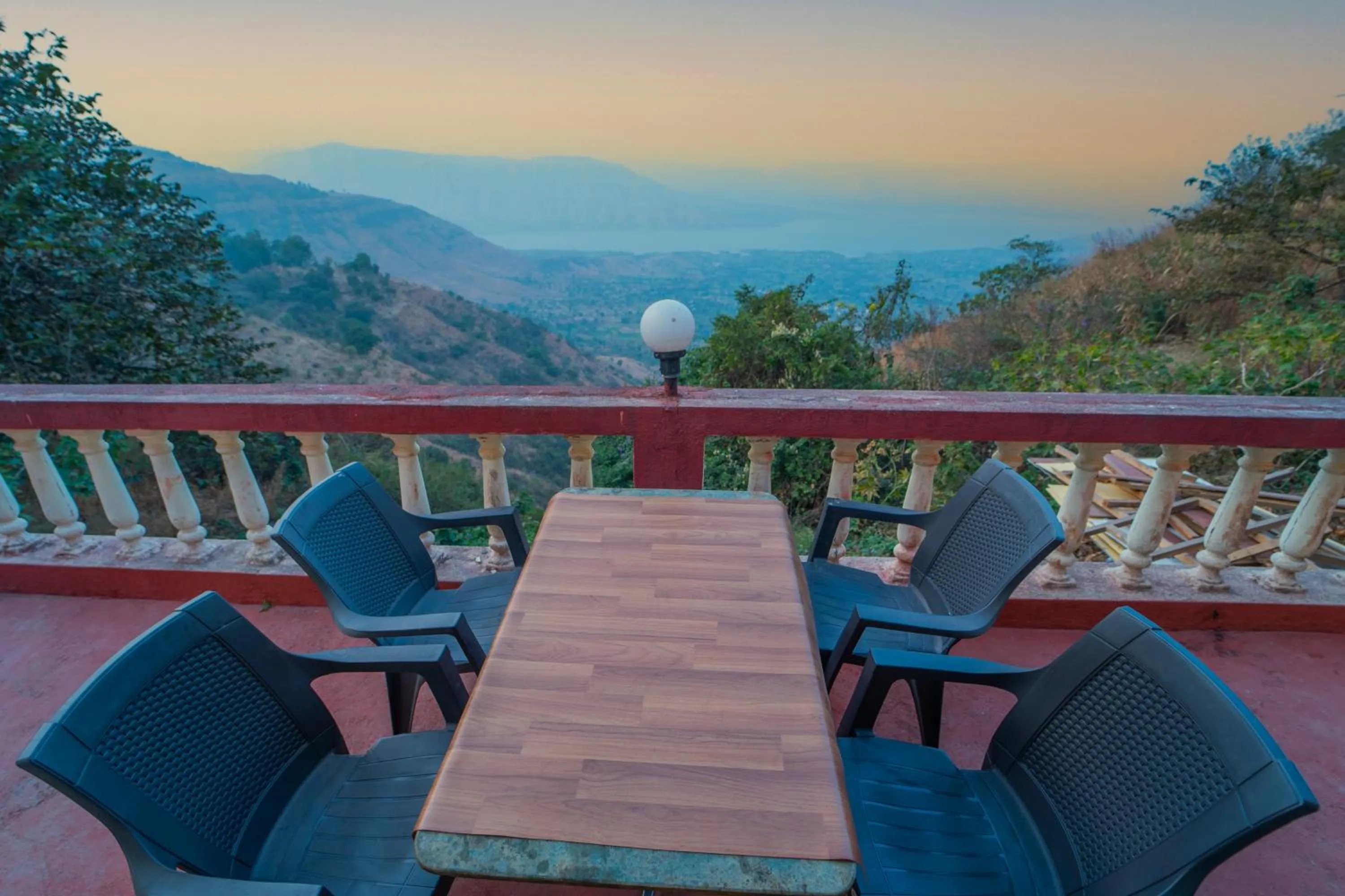 Sharayu Holidays Valley View