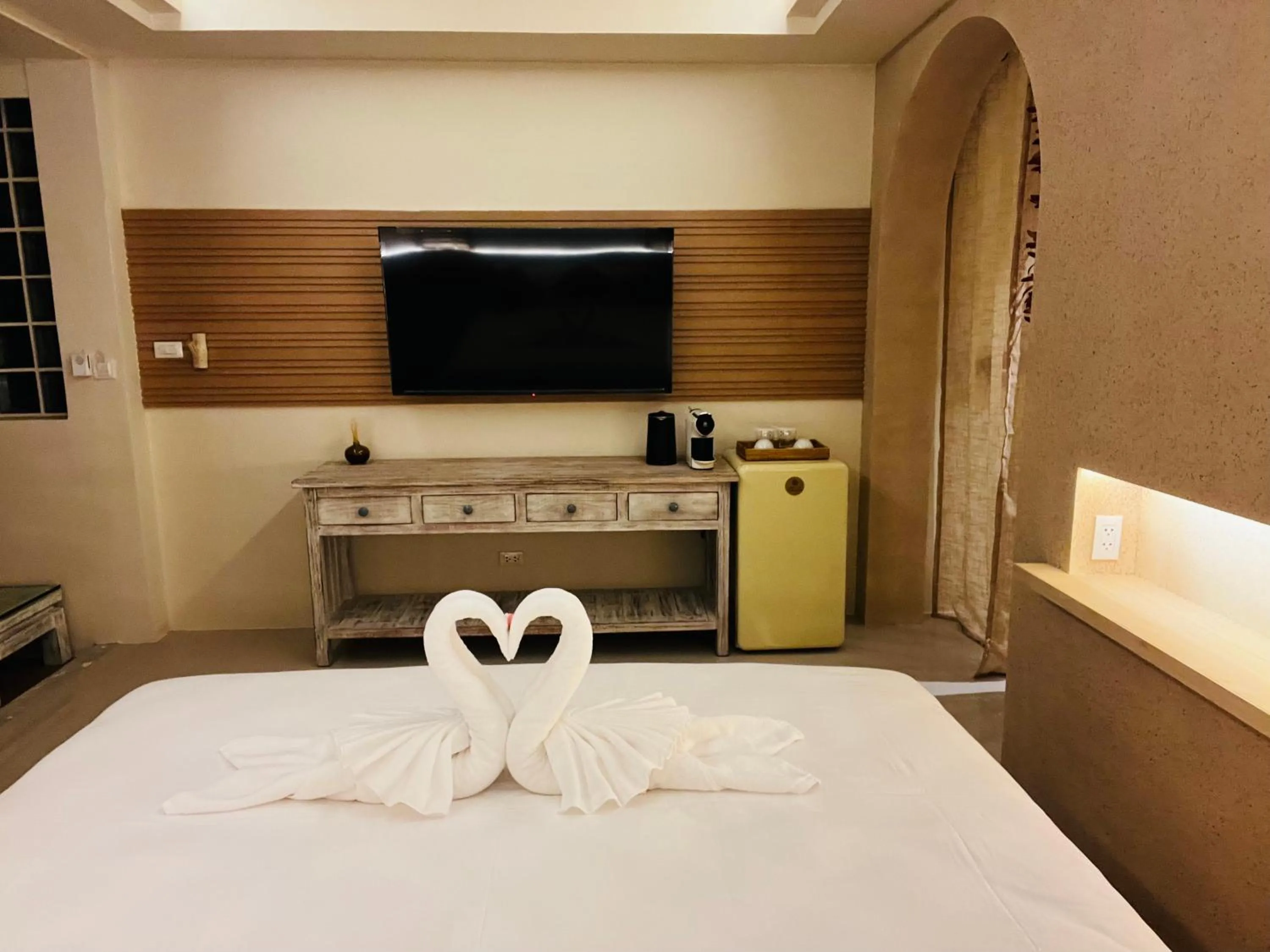 Bed in Amity Beach Resort