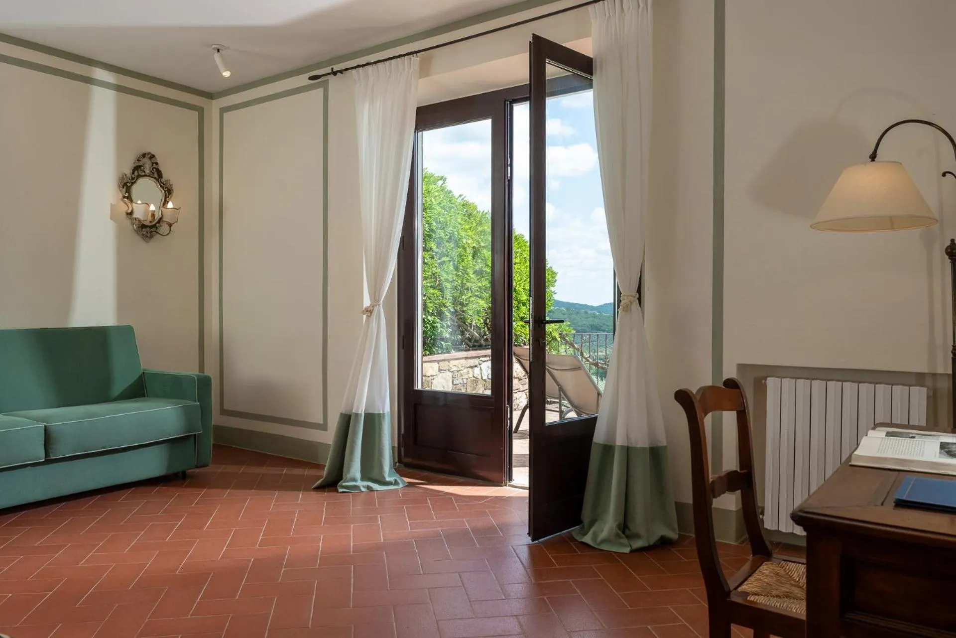 Living room in Relais Vignale & Spa