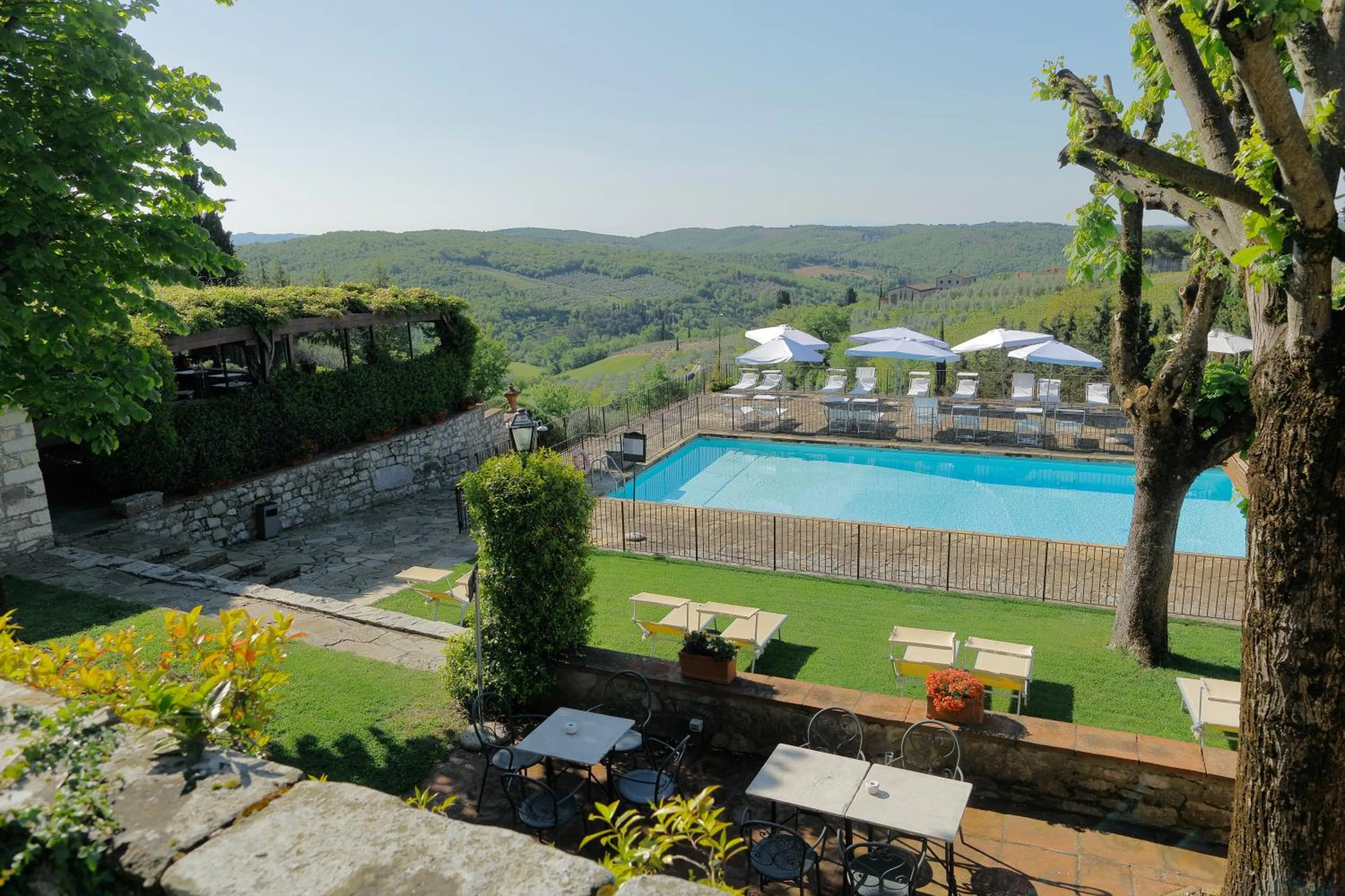 Swimming pool in Relais Vignale & Spa