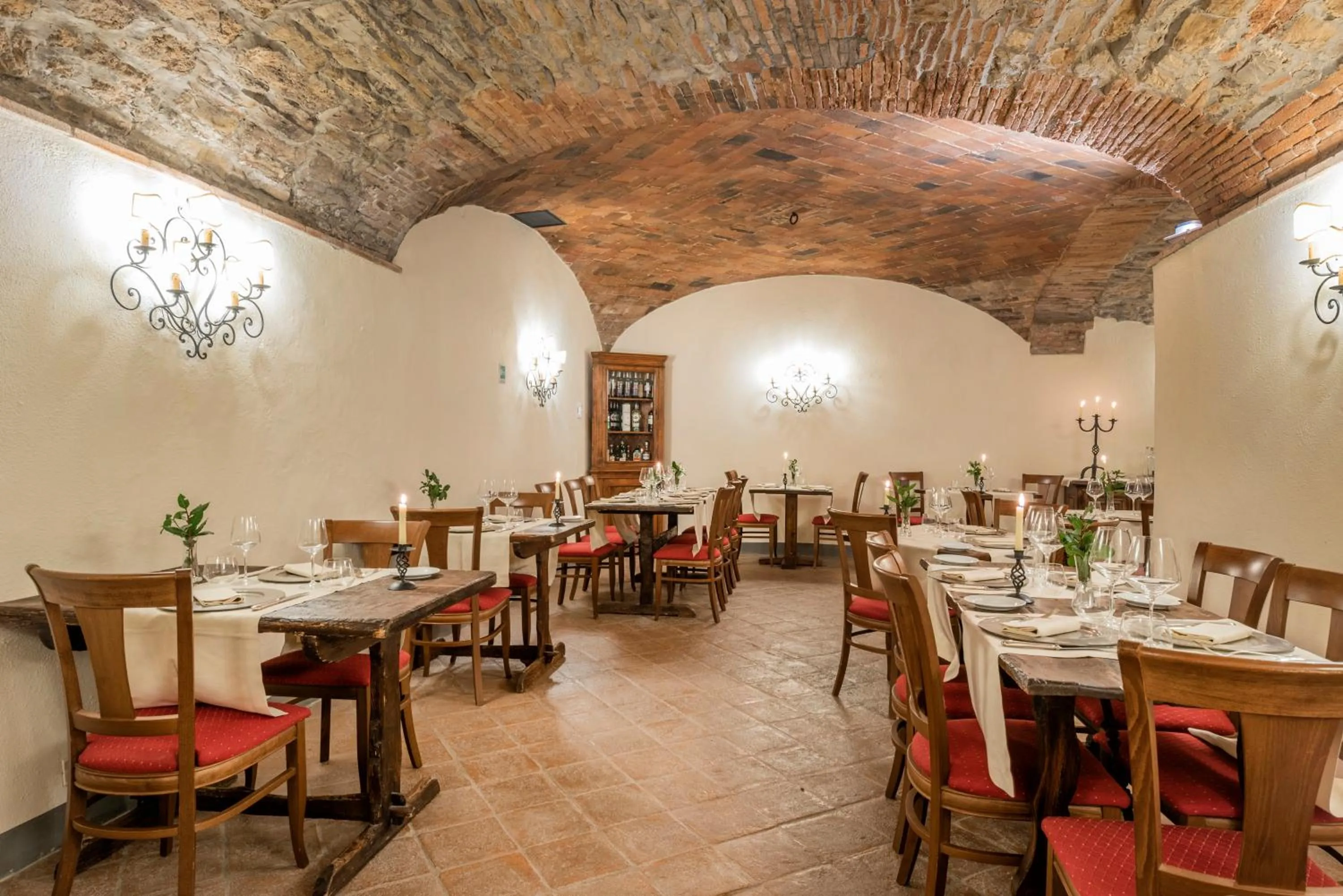 Restaurant/places to eat in Relais Vignale & Spa