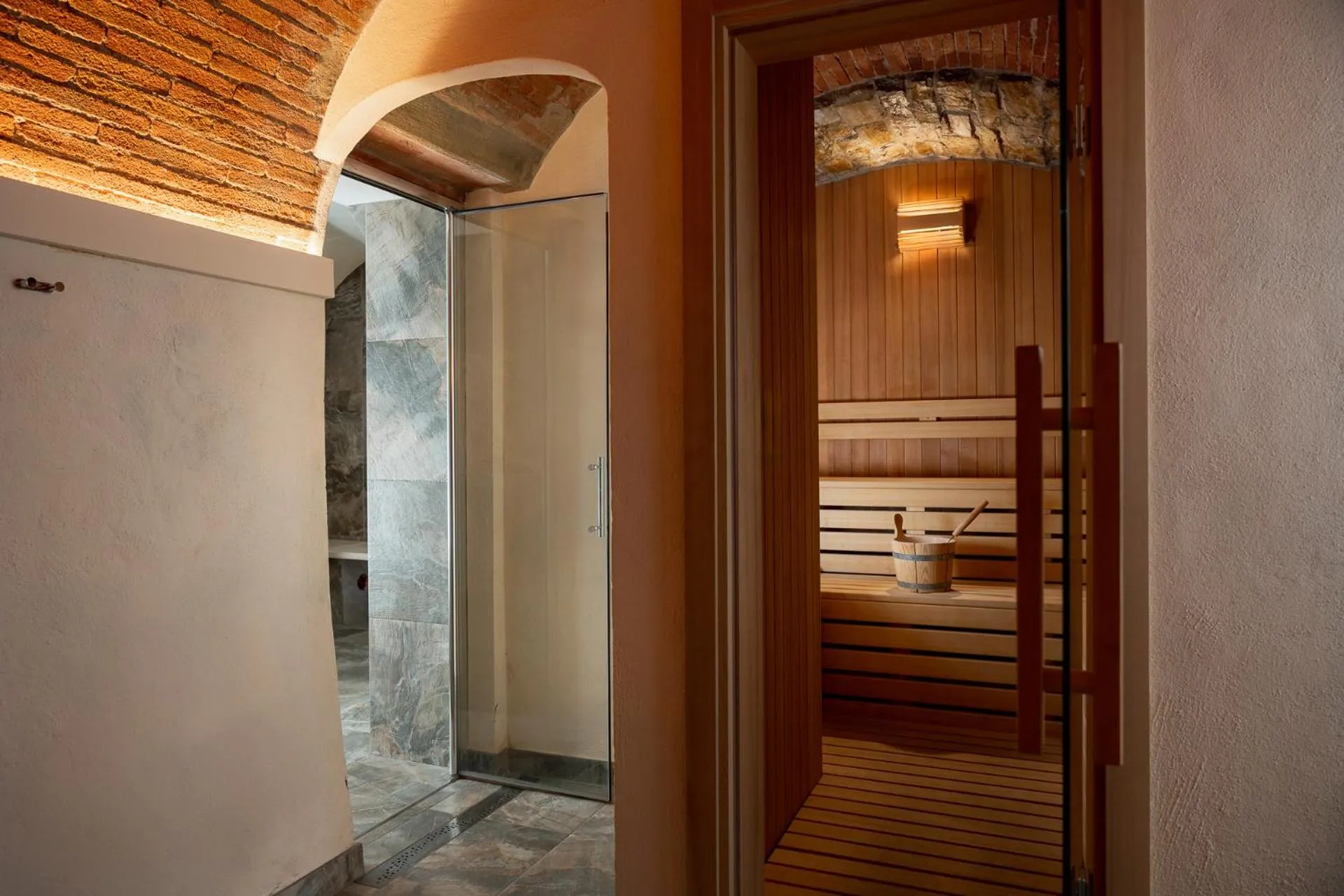 Sauna, Bed in Relais Vignale & Spa