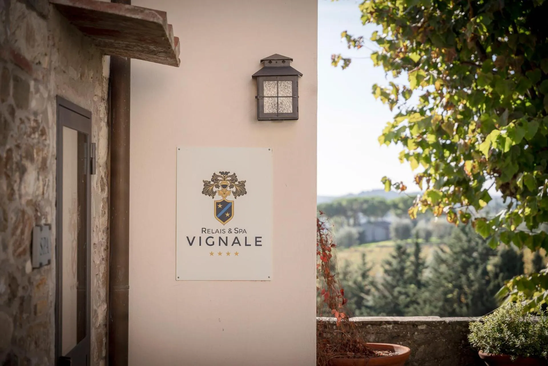 Logo/Certificate/Sign in Relais Vignale & Spa