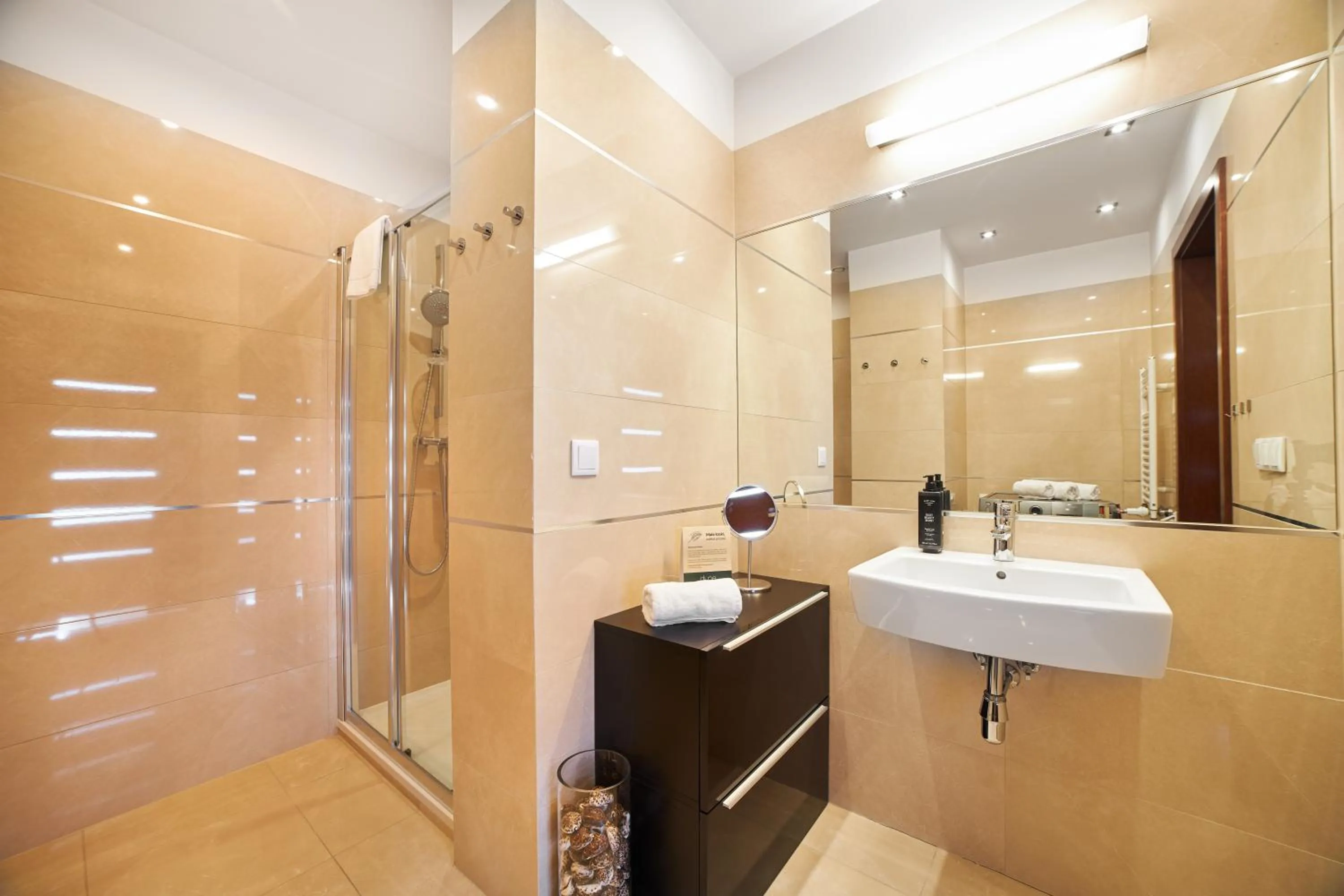 Shower in Dune Beach Resort - A