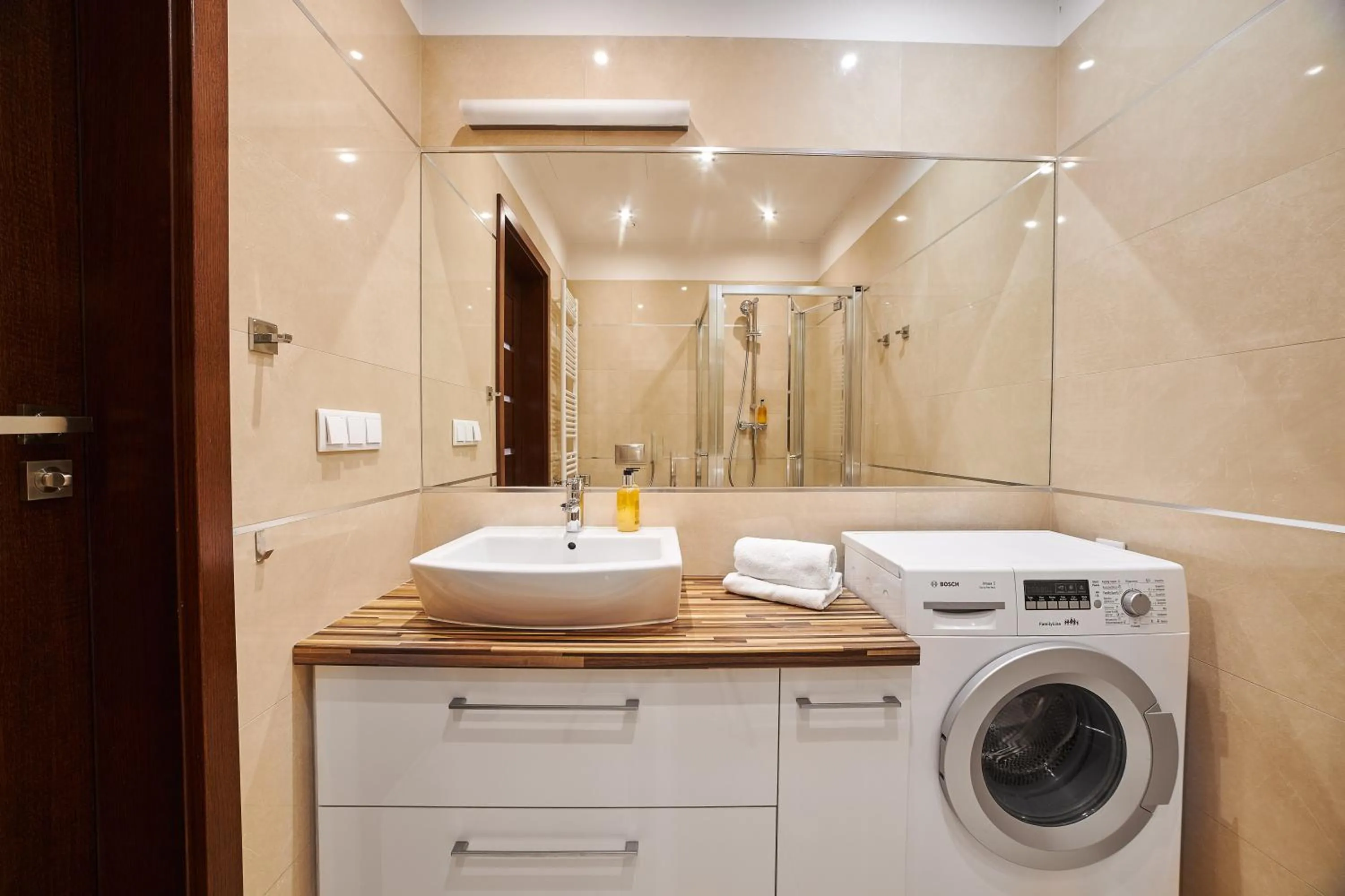 Shower in Dune Beach Resort - A