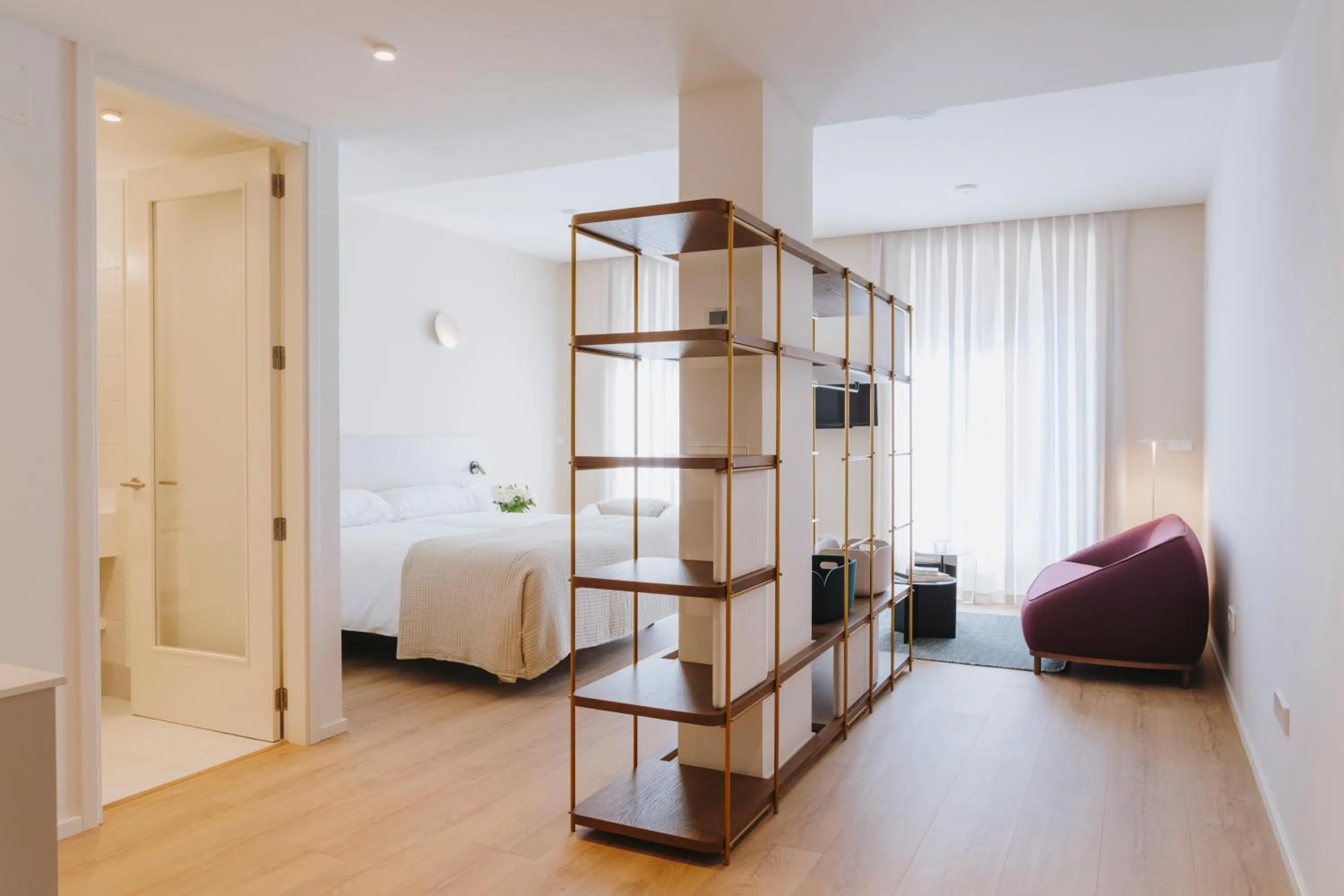 Photo of the whole room, Bed in The Passage Apartments