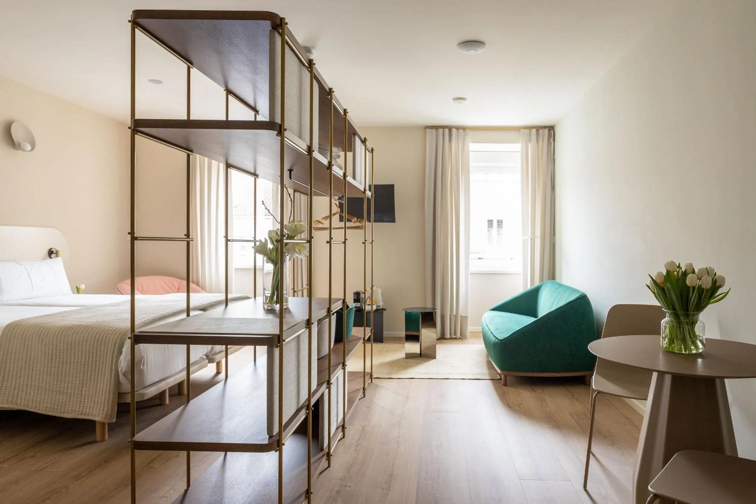 Living room, Bed in The Passage Apartments