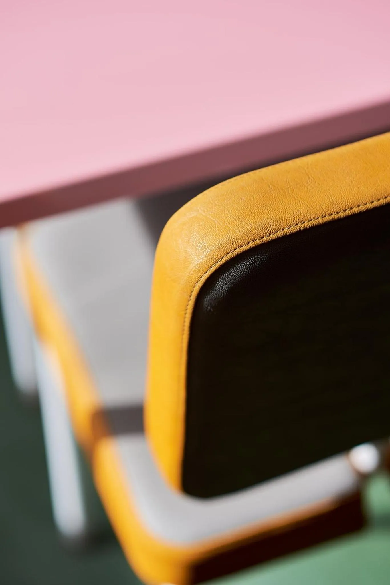 Decorative detail in Domaine La Ferme HI bride