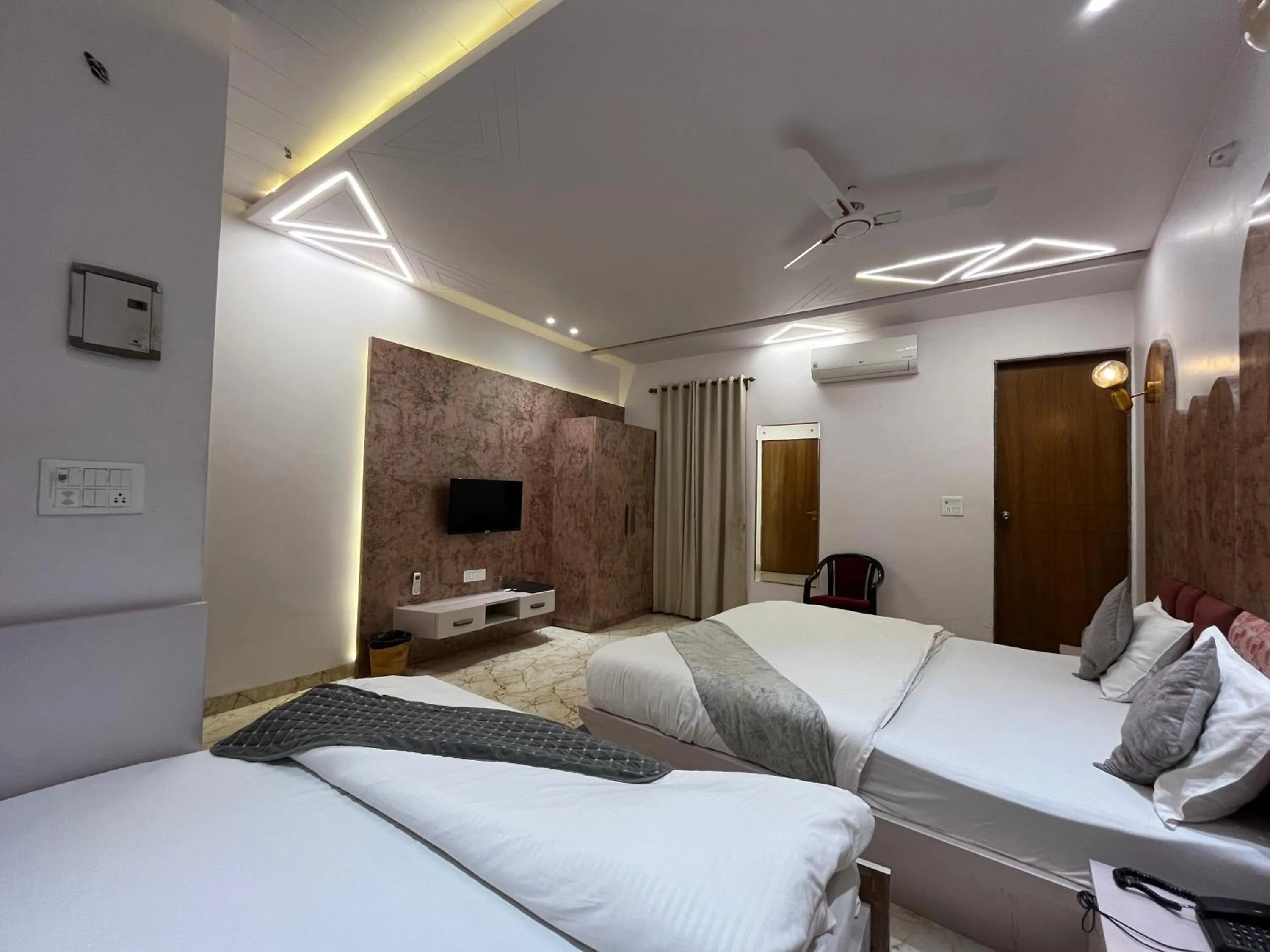 Hotel Shree Darshnam