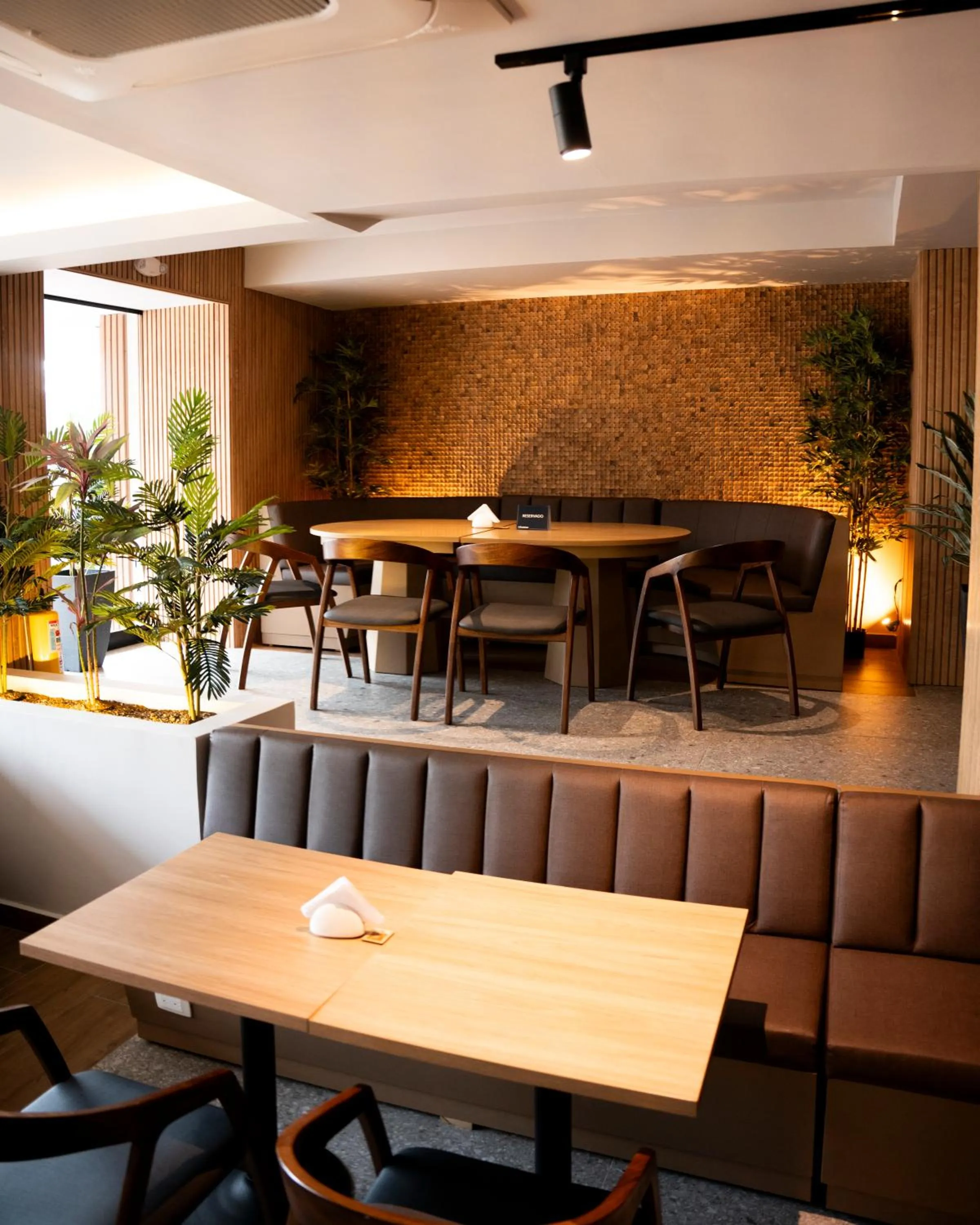 Restaurant/places to eat in Dreamer Beach Club