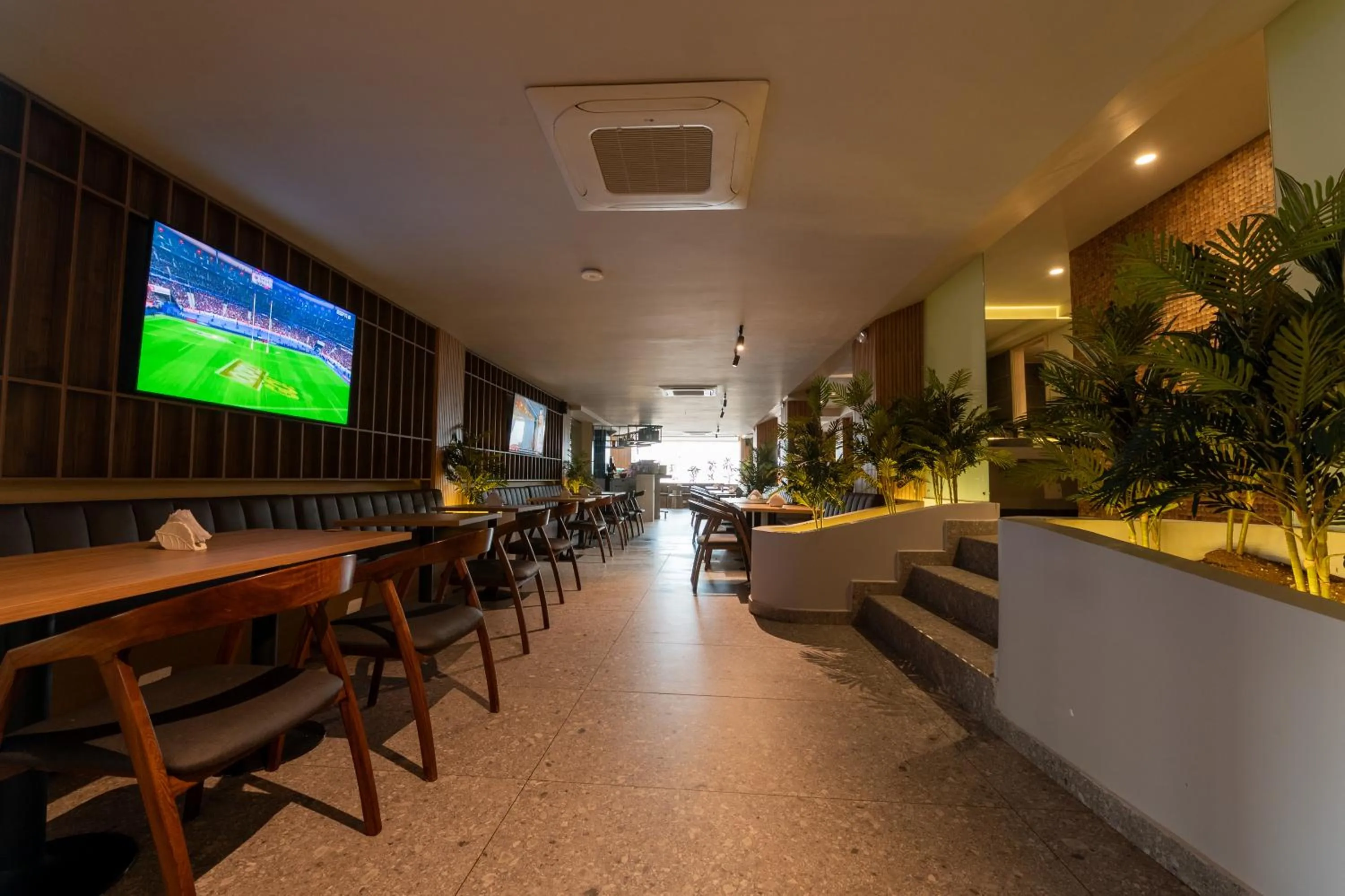 Restaurant/places to eat in Dreamer Beach Club