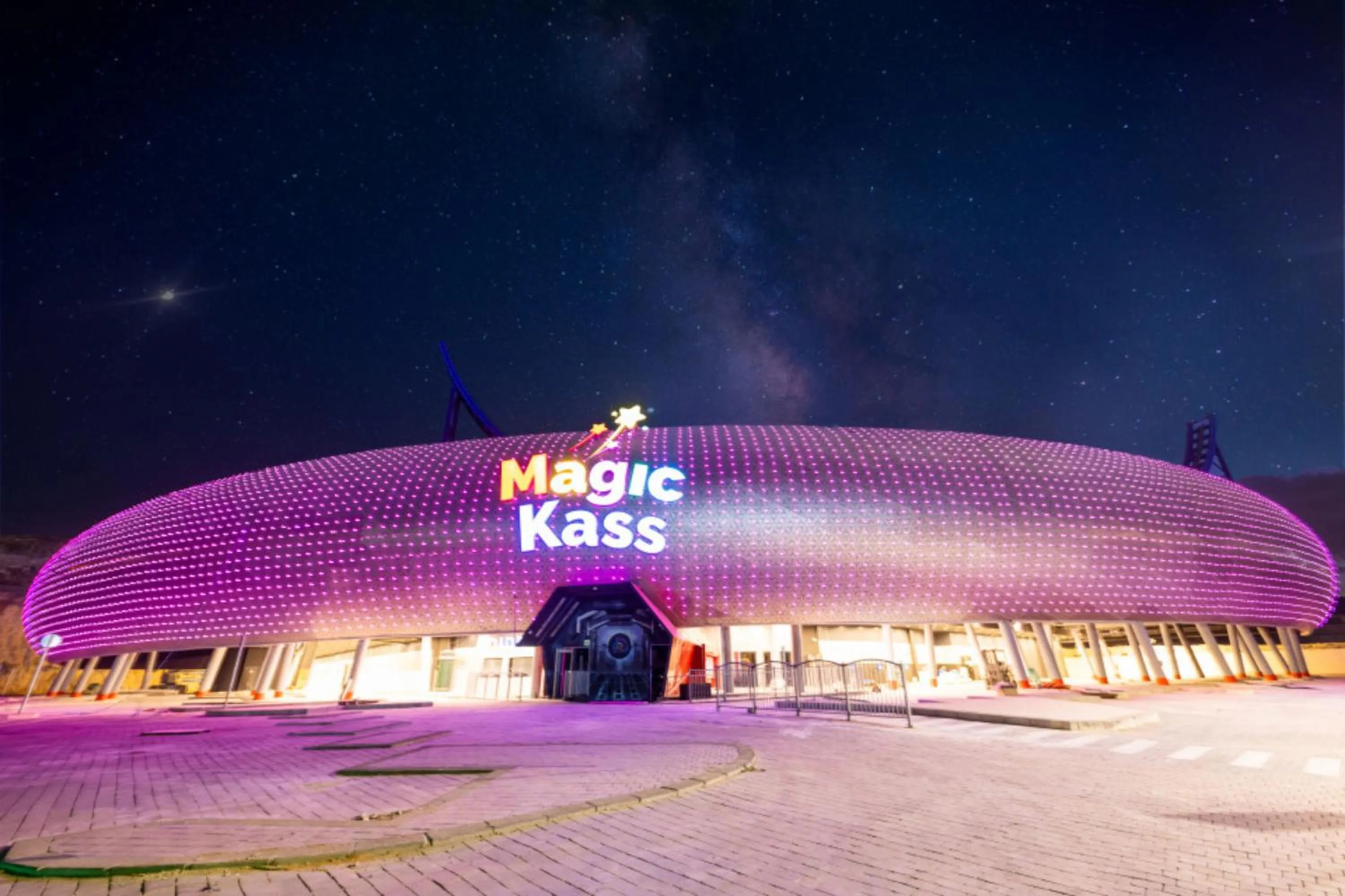 Evening entertainment in Dhotel - די הוטל