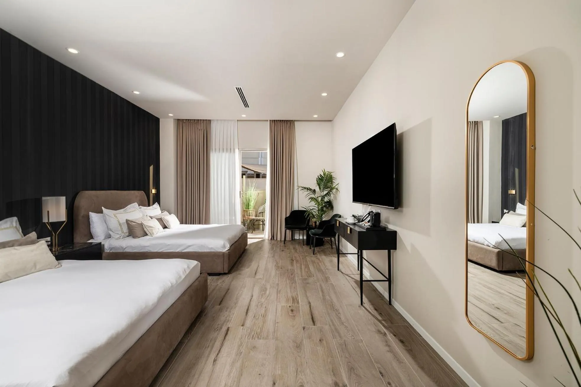 Photo of the whole room, Bed in Dhotel - די הוטל