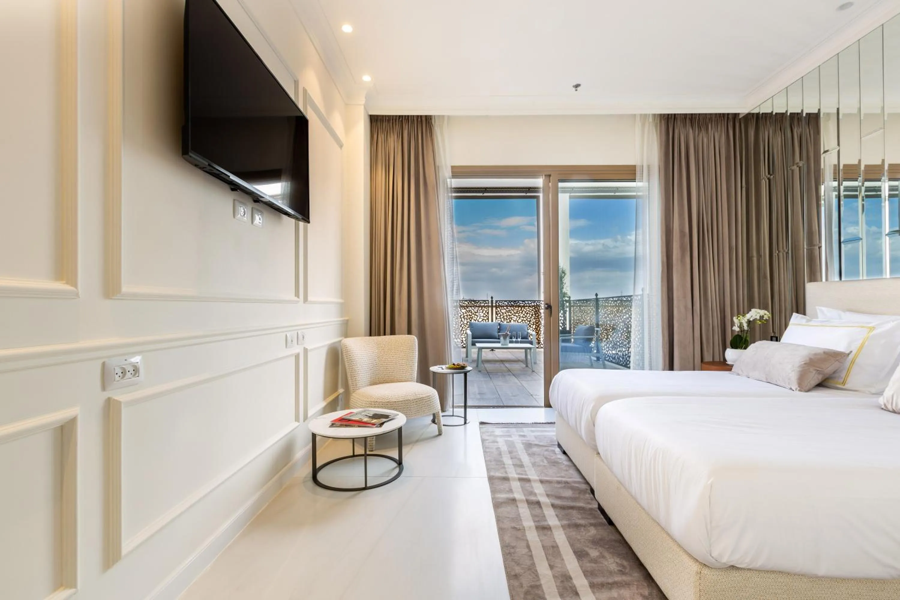 Bed in Dhotel - די הוטל