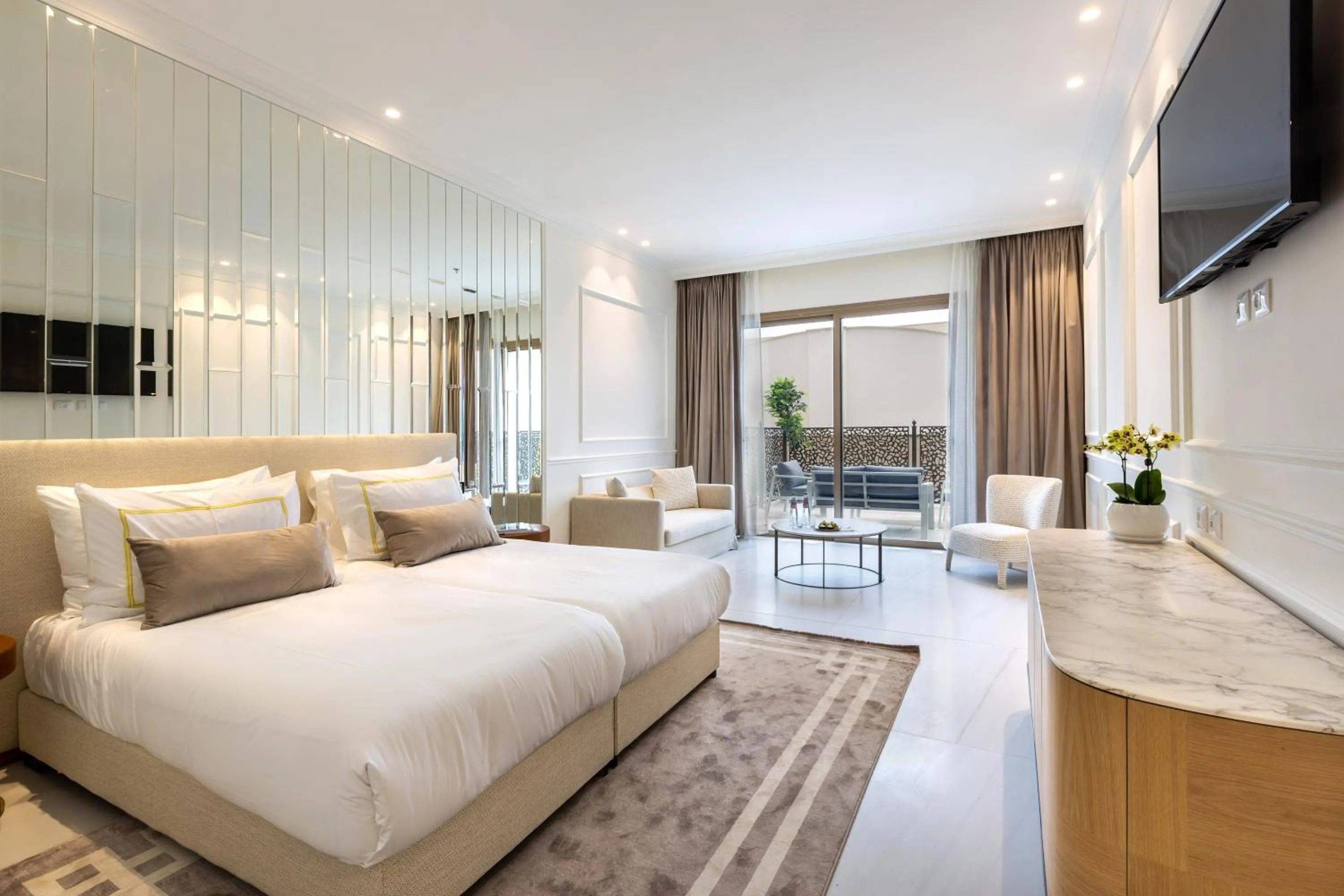 Bed in Dhotel - די הוטל